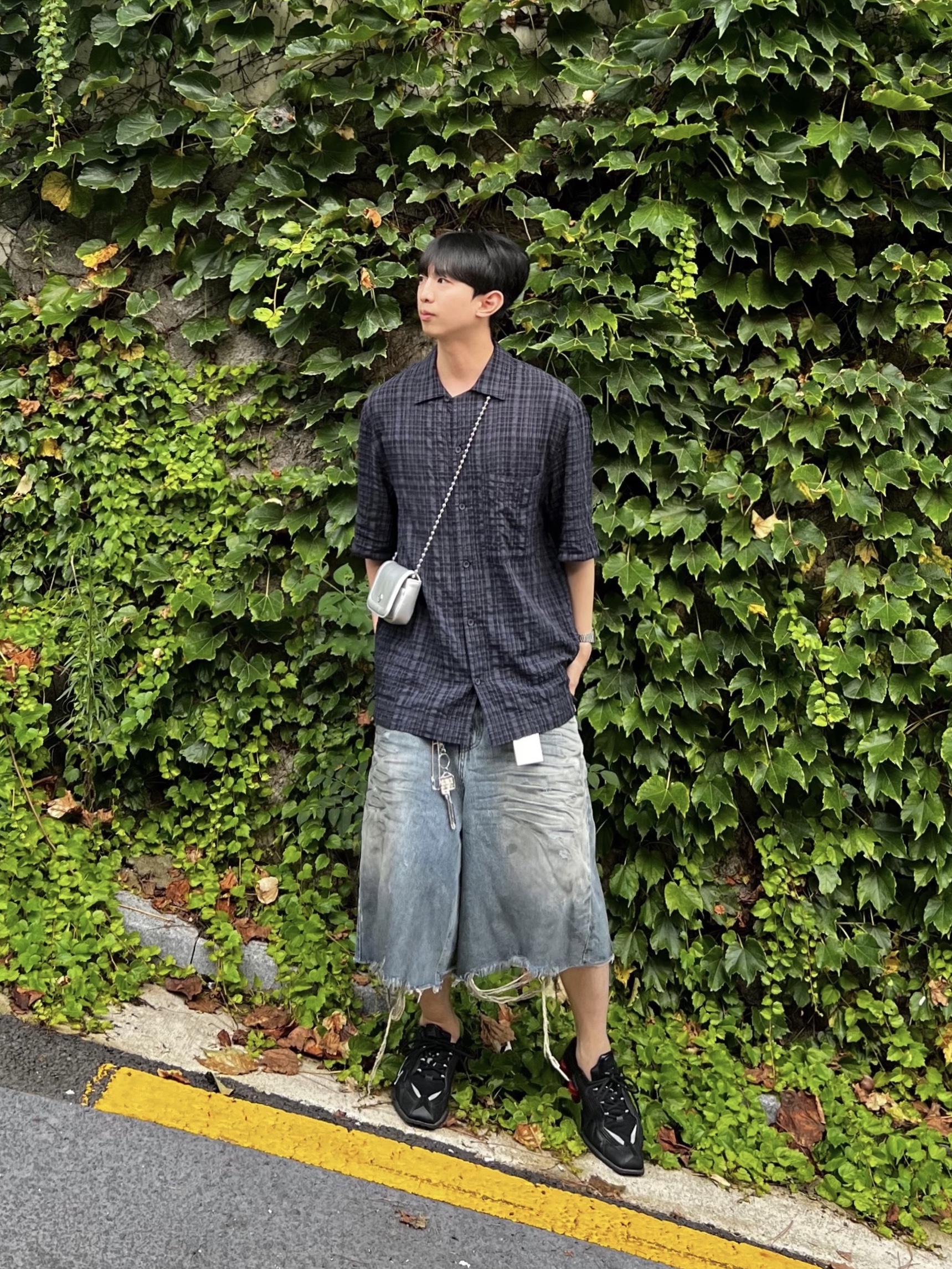 Project G/R Reworked Bermuda Shorts Blue, Nike x Martine Rose Shox MR4 Black 착용 스타일 - 4