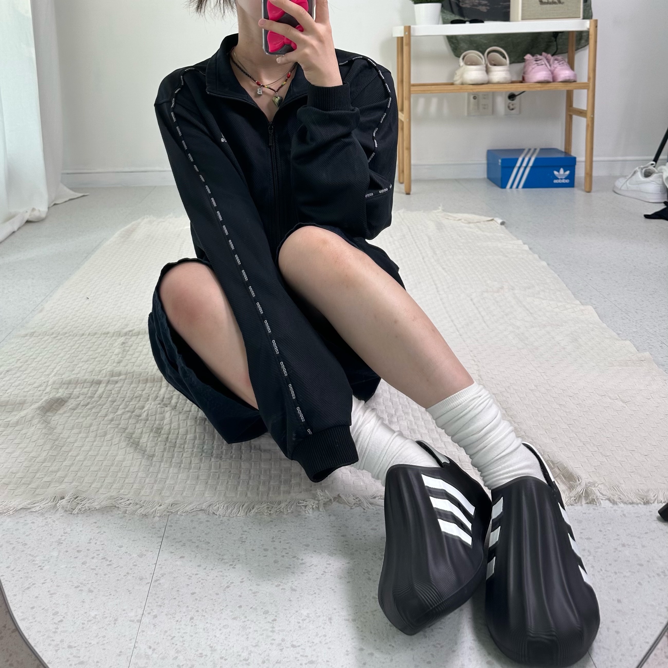 Adidas Adifom Superstar Core Black Cloud White 착용 스타일