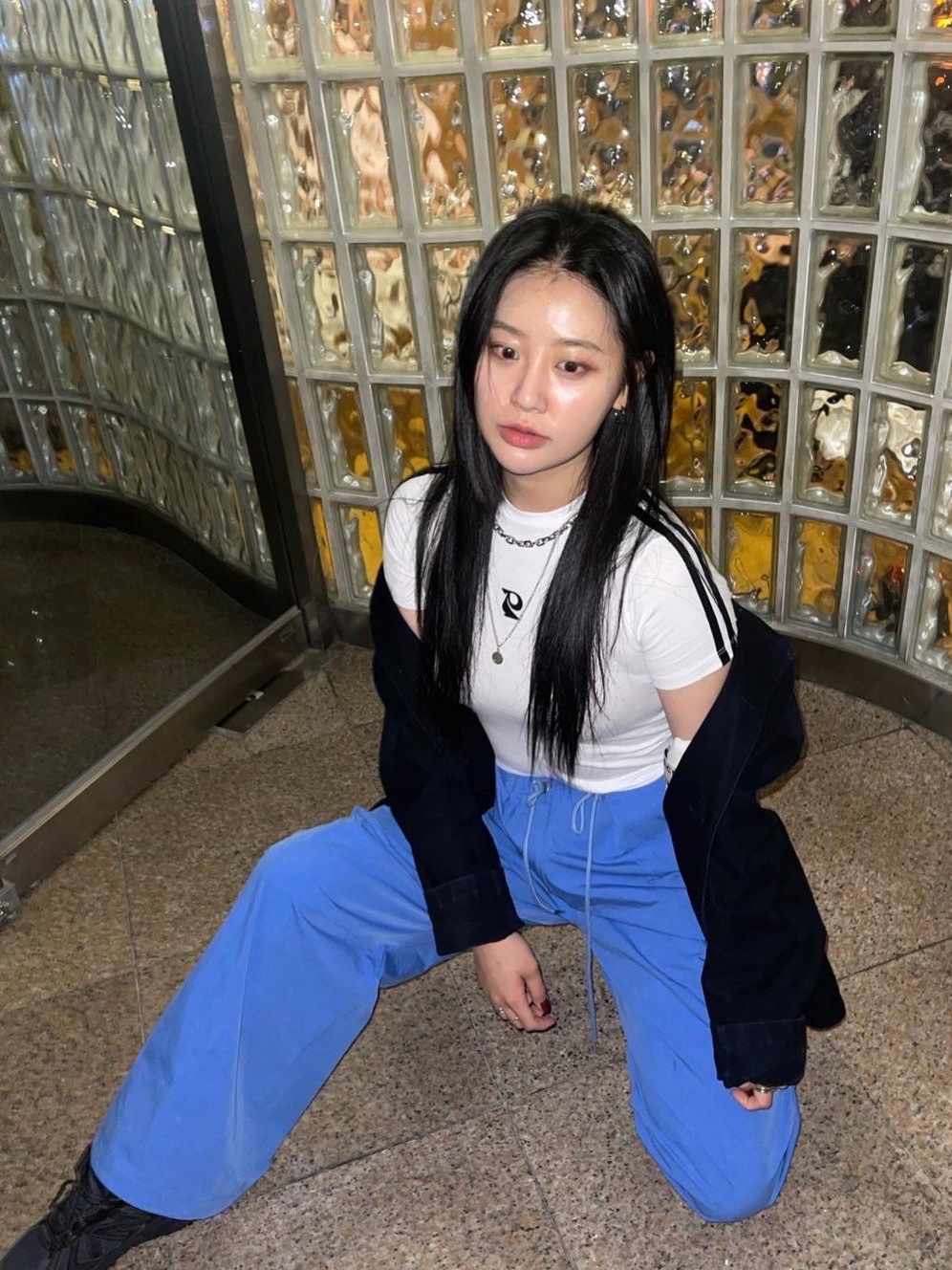 Porta Women Fitted Line Cotton T-Shirt White 착용 스타일