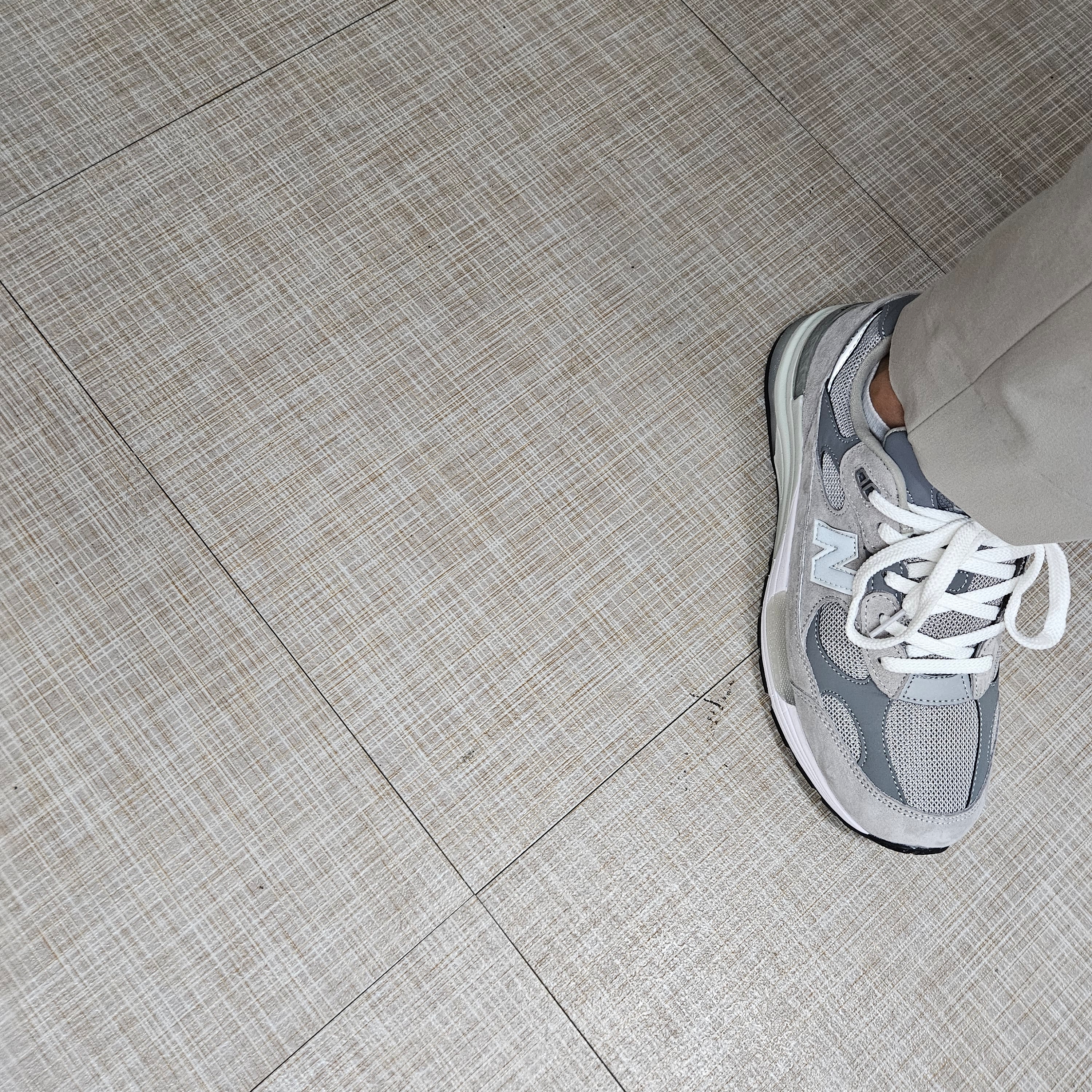 New Balance 992 Made in USA Grey - D Standard 착용 스타일 - 1