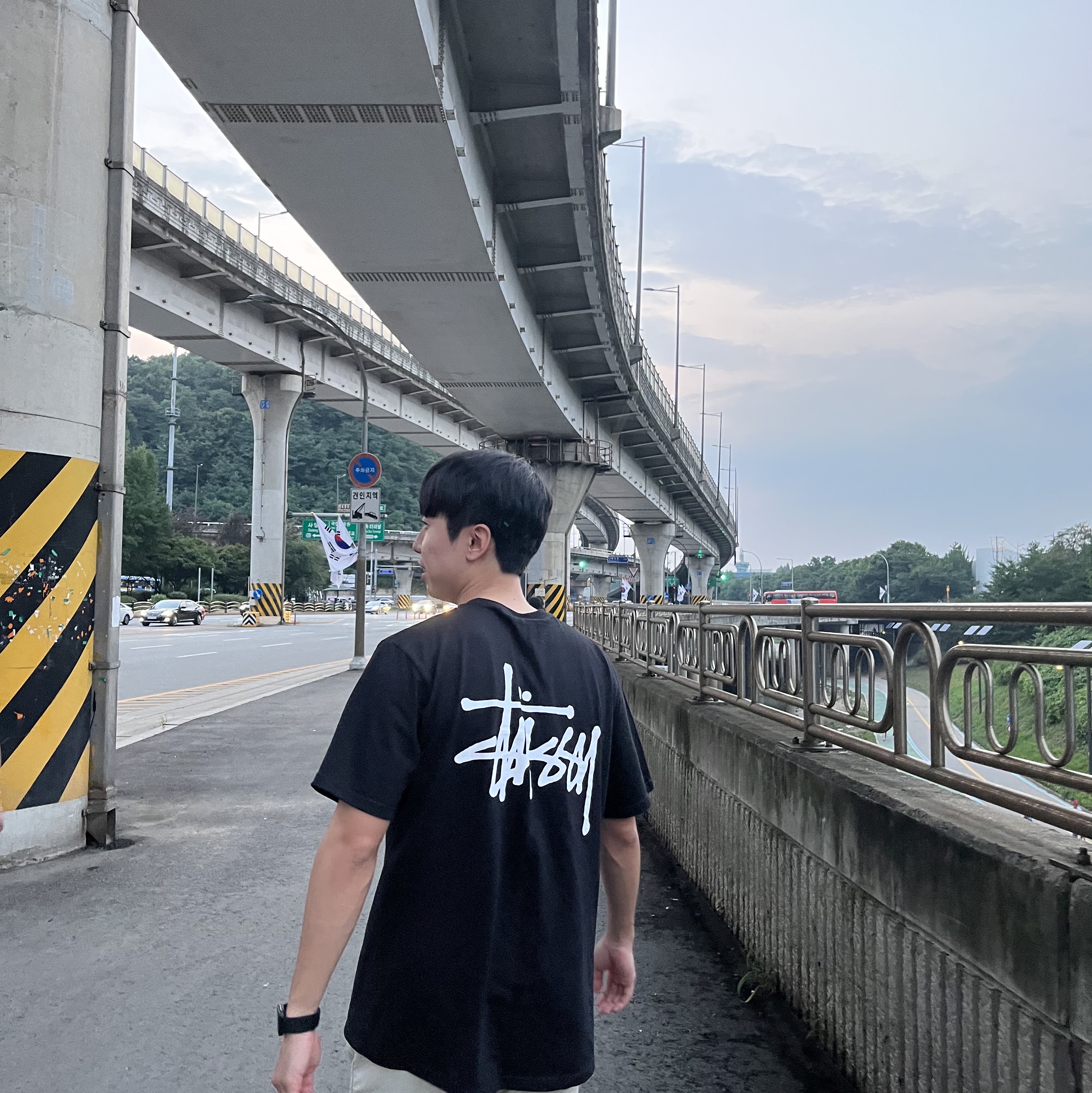 Stussy Basic Stussy T-Shirt Black 2023 착용 스타일