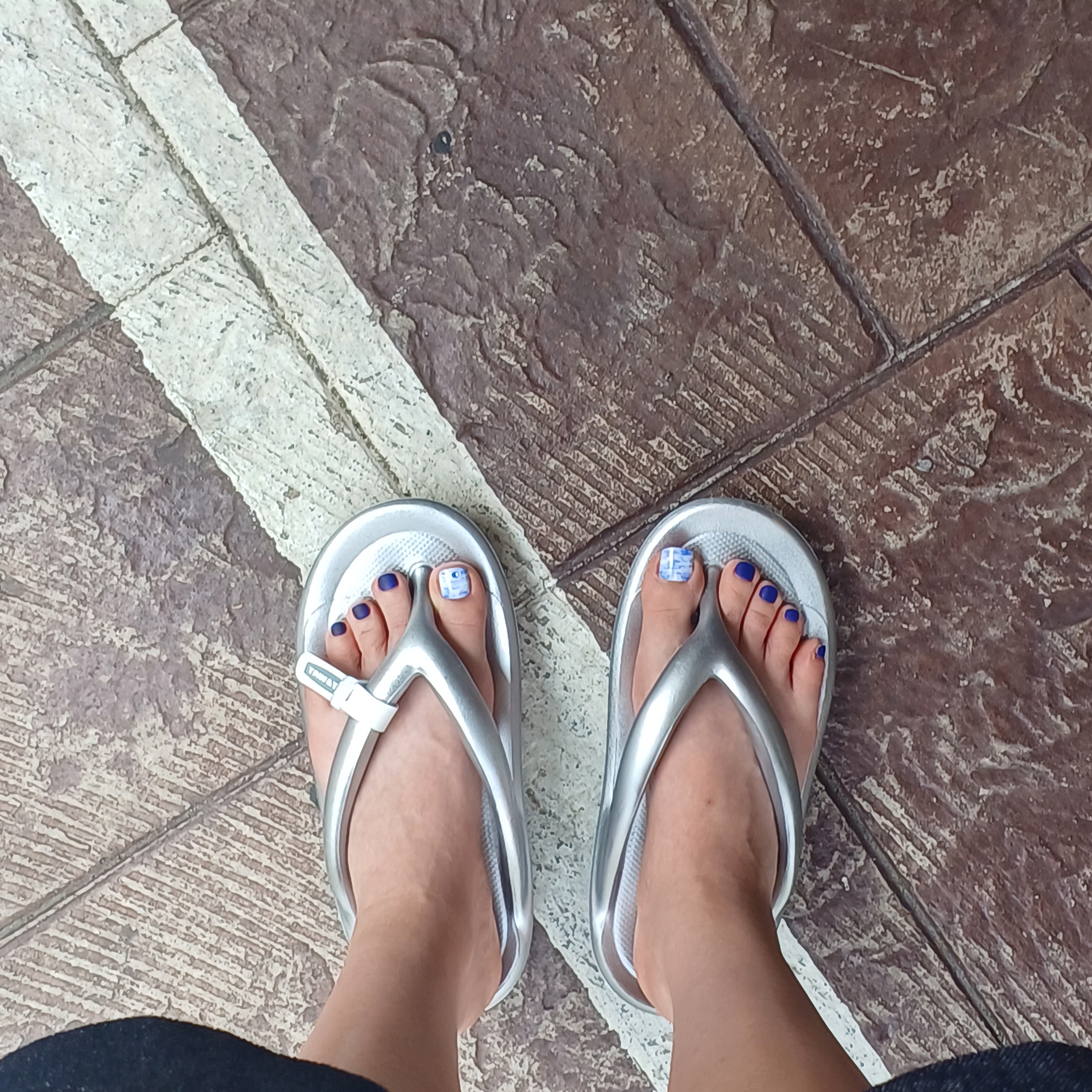 Taw&Toe Flip Flop Zerovity OG Light Silver 착용 스타일