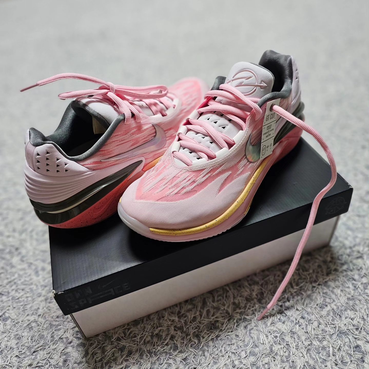 Nike Air Zoom GT Cut 2 Pearl Pink 착용 스타일 - 1