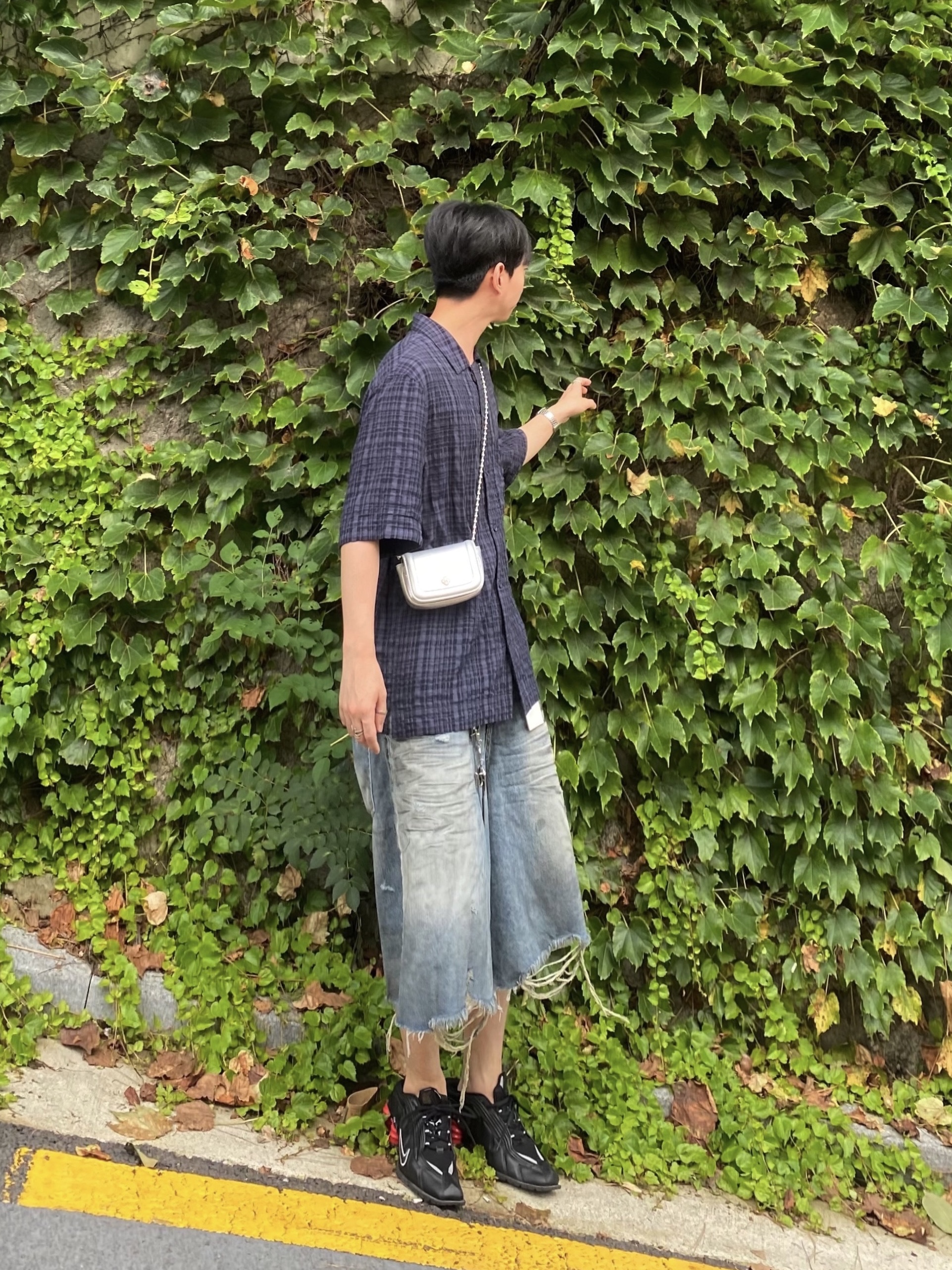 Project G/R Reworked Bermuda Shorts Blue, Nike x Martine Rose Shox MR4 Black 착용 스타일 - 5