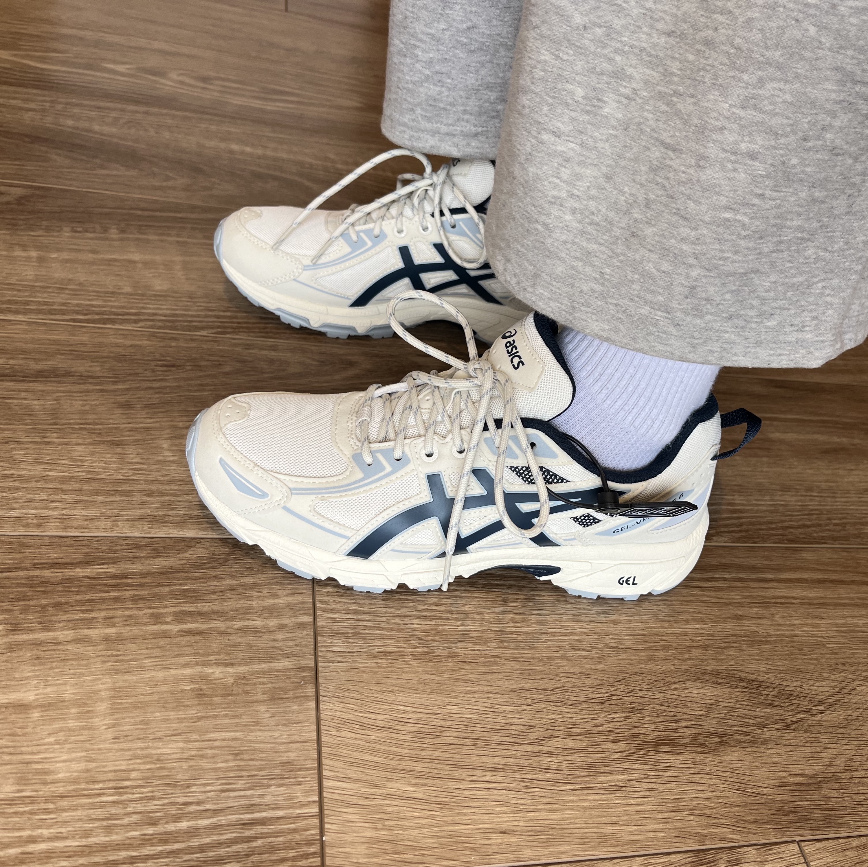 Asics Gel-Venture 6 SPS Birch French Blue 착용 스타일 - 3