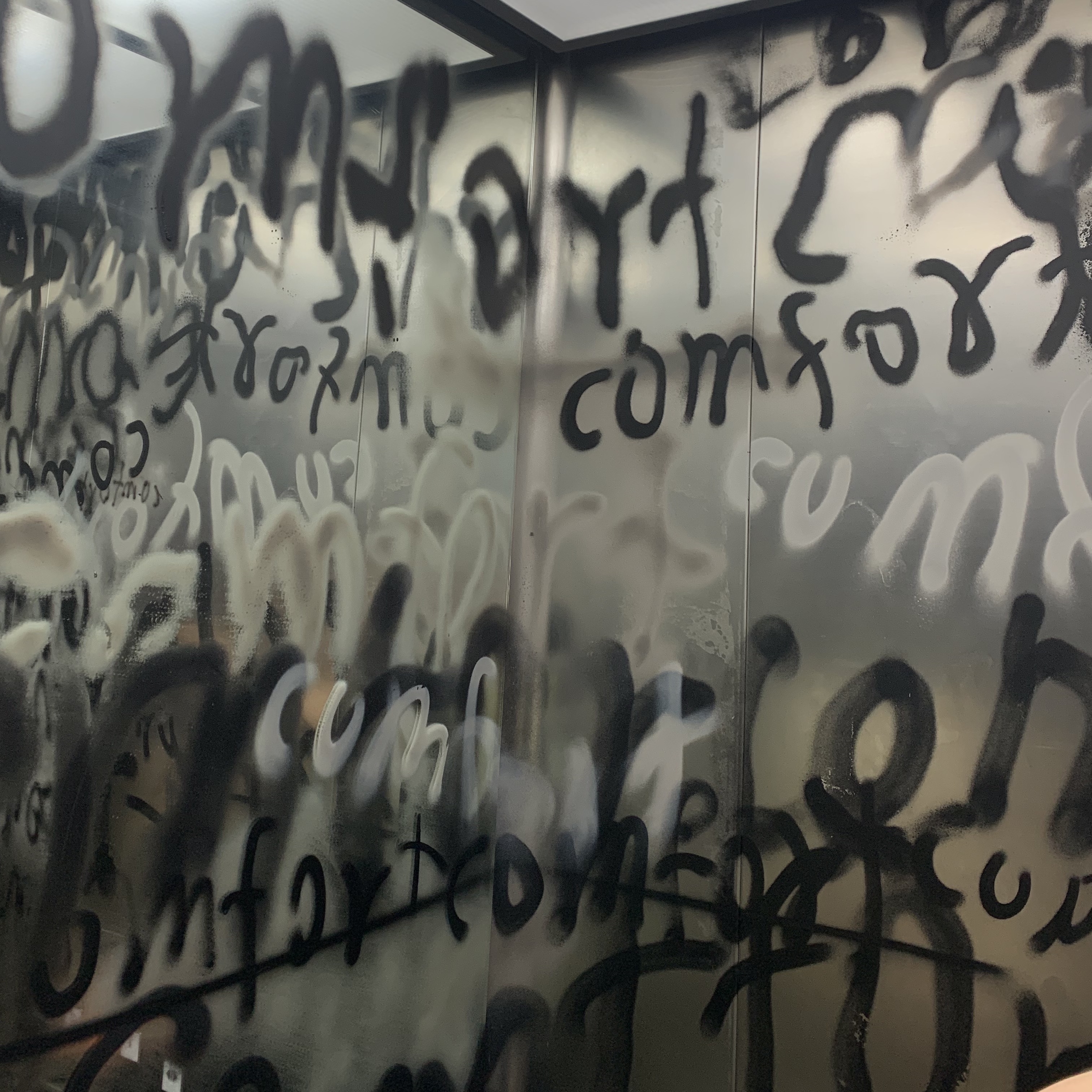 Maison Mihara Yasuhiro Peterson OG Sole Over Dyed Low-top Sneakers Black 착용 스타일 - 5