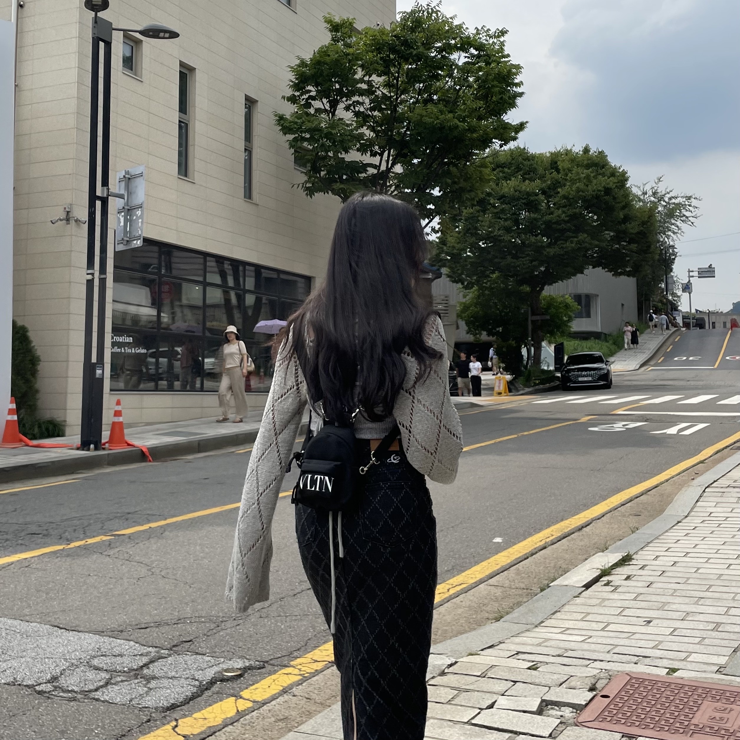 Valentino VLTN Mini Nylon Backpack Black White 착용 스타일
