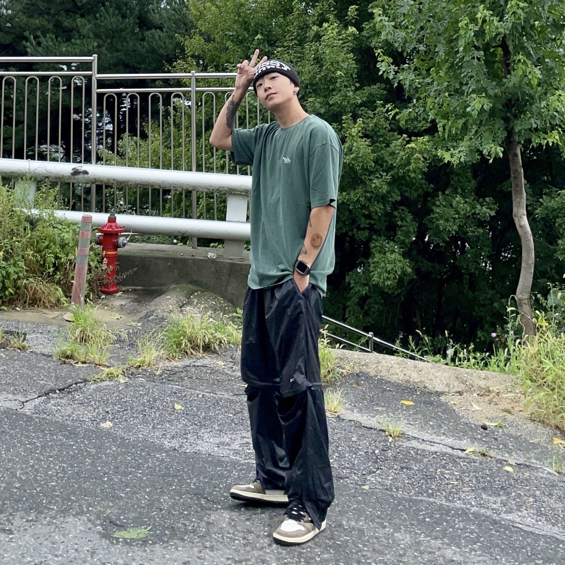 Stussy Sport Jacquard Skullcap Beanie Black, Jordan 1 x Travis Scott Retro High OG SP Mocha 착용 스타일