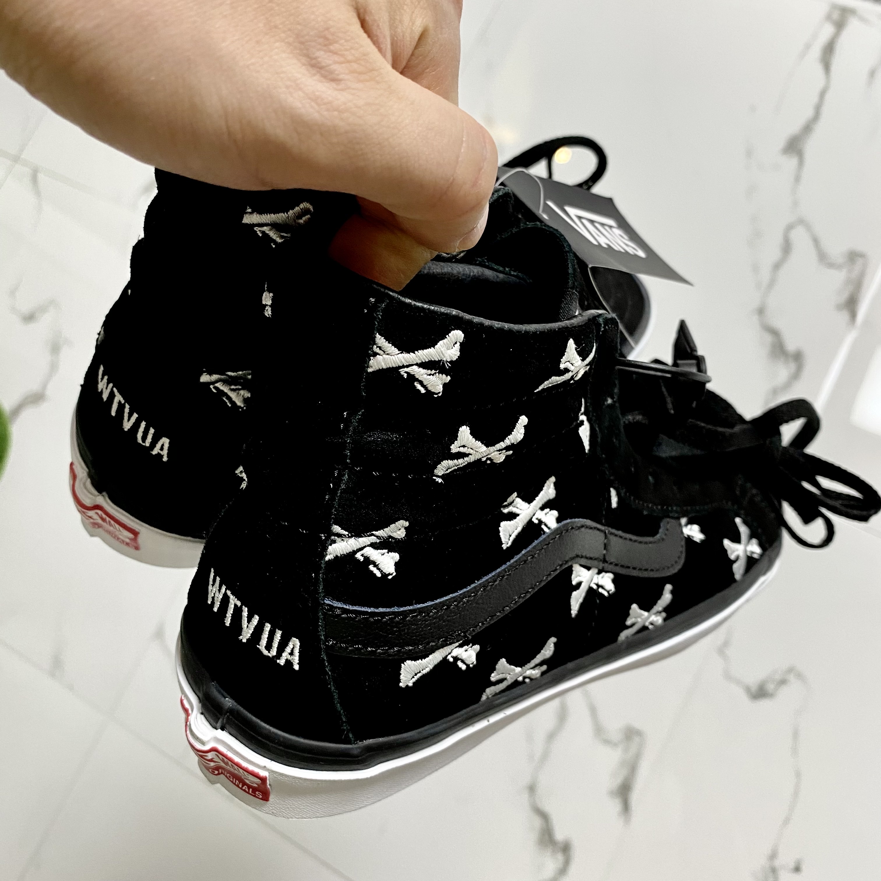 Vans Vault x WTAPS OG Sk8-Hi LX Black 착용 스타일