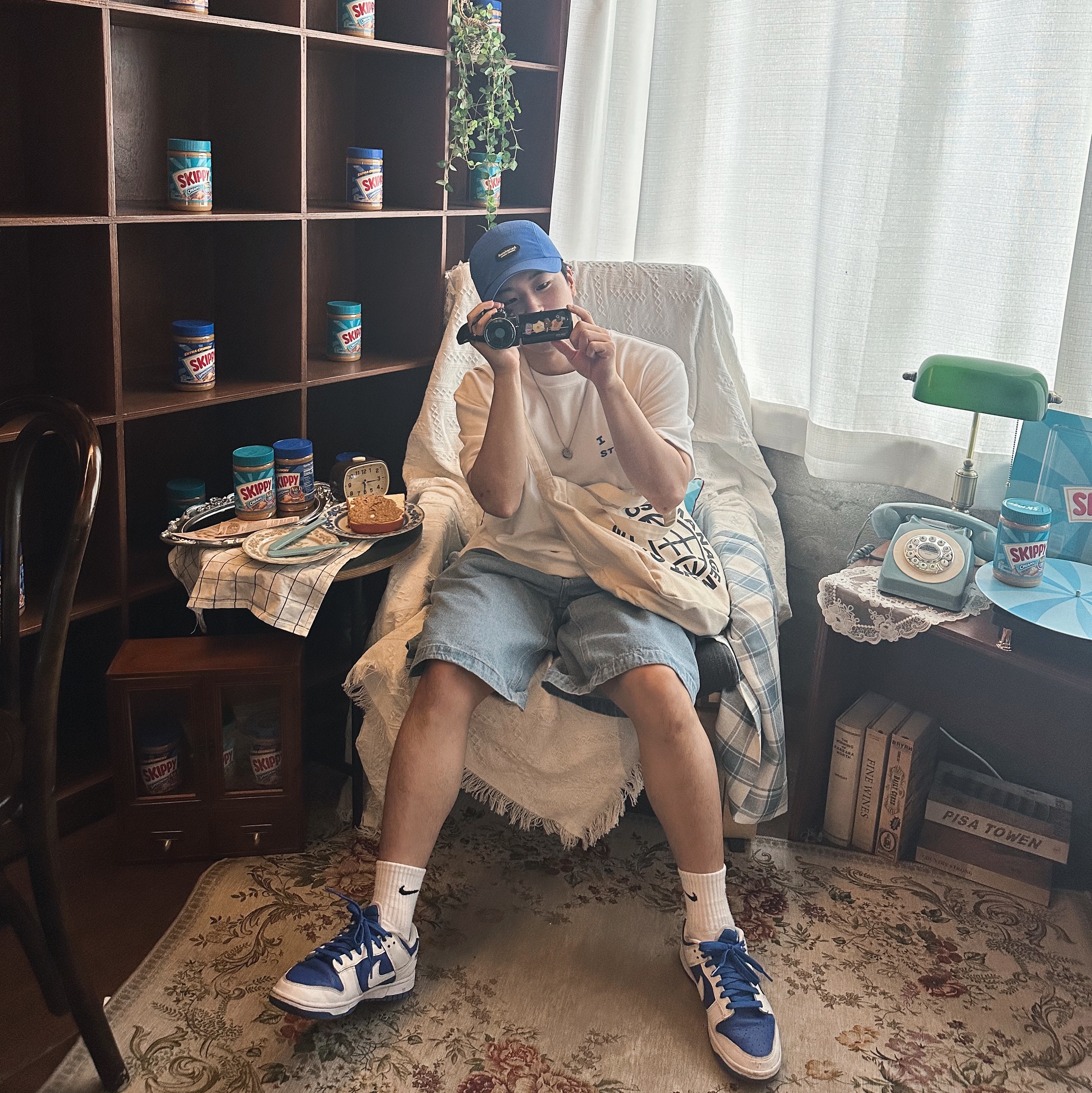 IAB Studio 10th Anniversary T-Shirts Pack White & Black (2 Pack), Nike Dunk Low Retro Racer Blue and White 착용 스타일 - 1