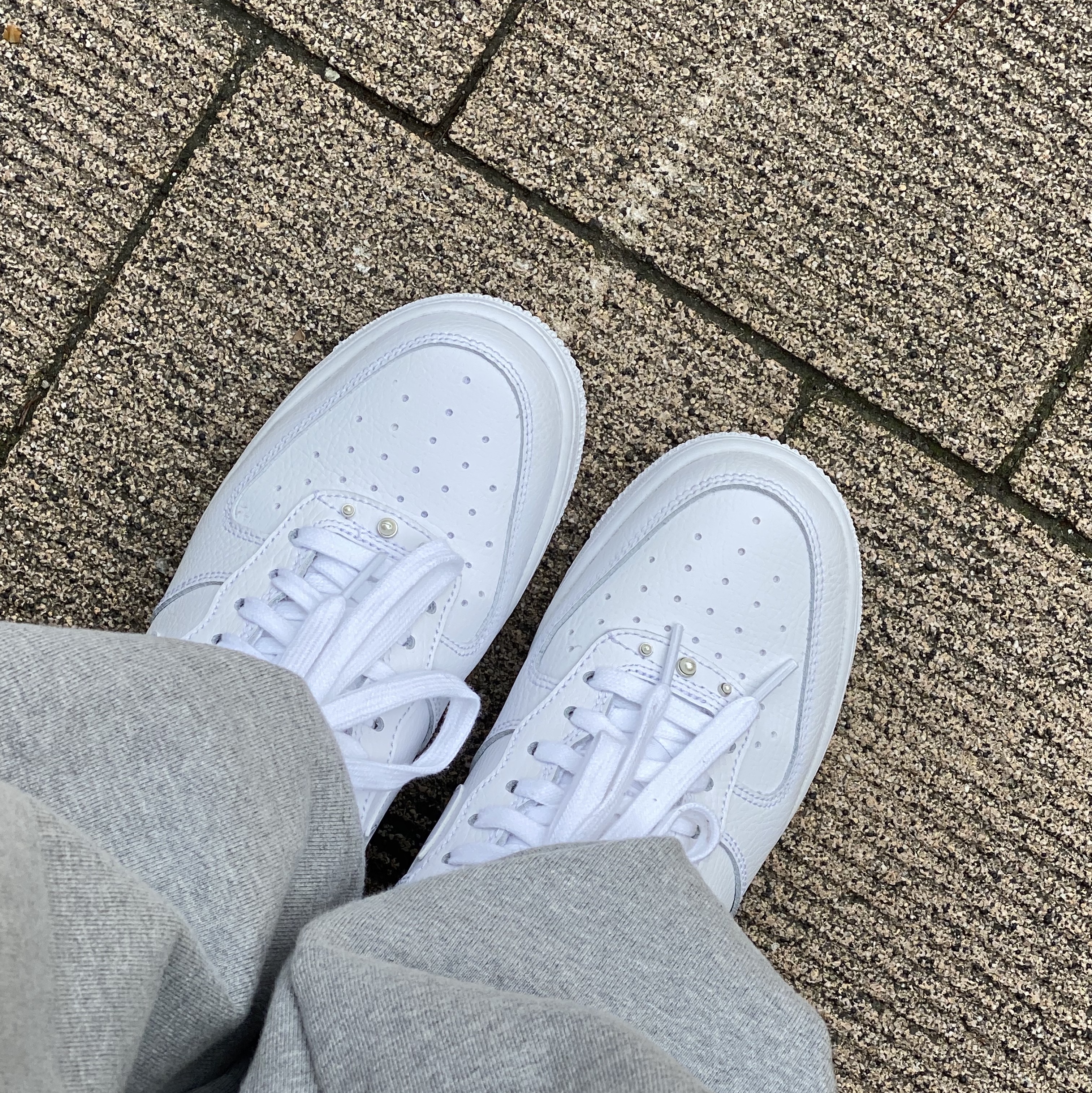 (W) Nike Air Force 1 '07 SE White Pearl 착용 스타일