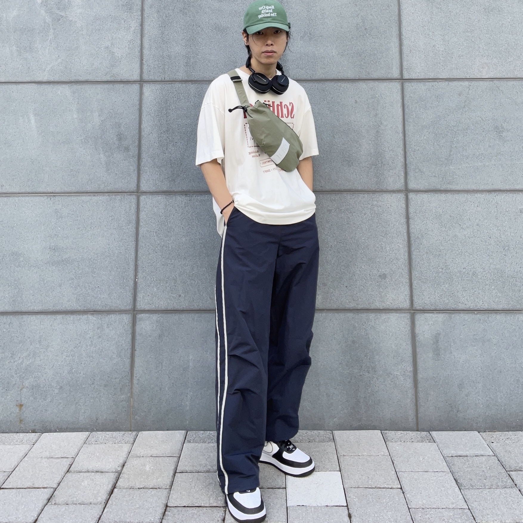 Nike Air Force 1 '07 Black White 착용 스타일 - 2