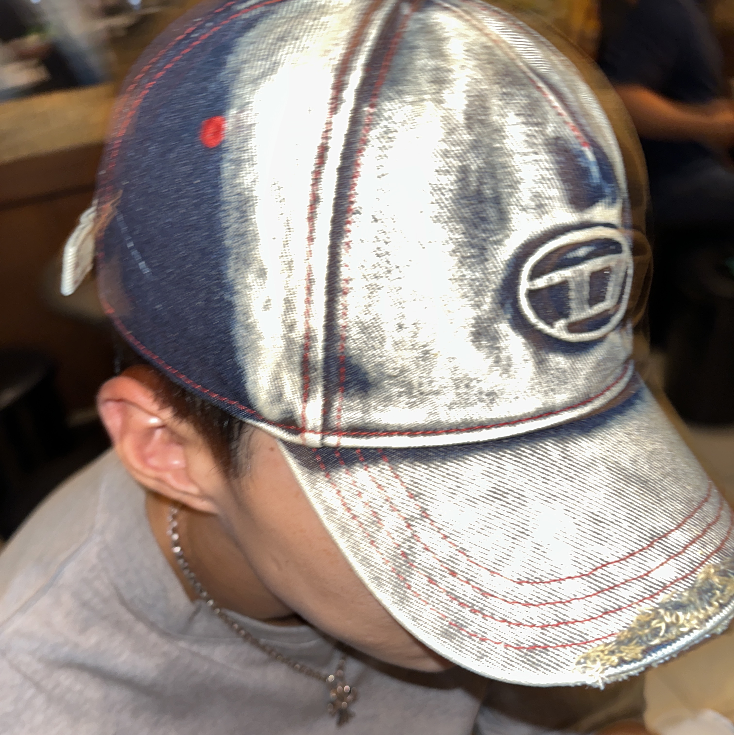 Diesel C-Seymon Treated Denim Baseball Cap Blue White 착용 스타일 - 3