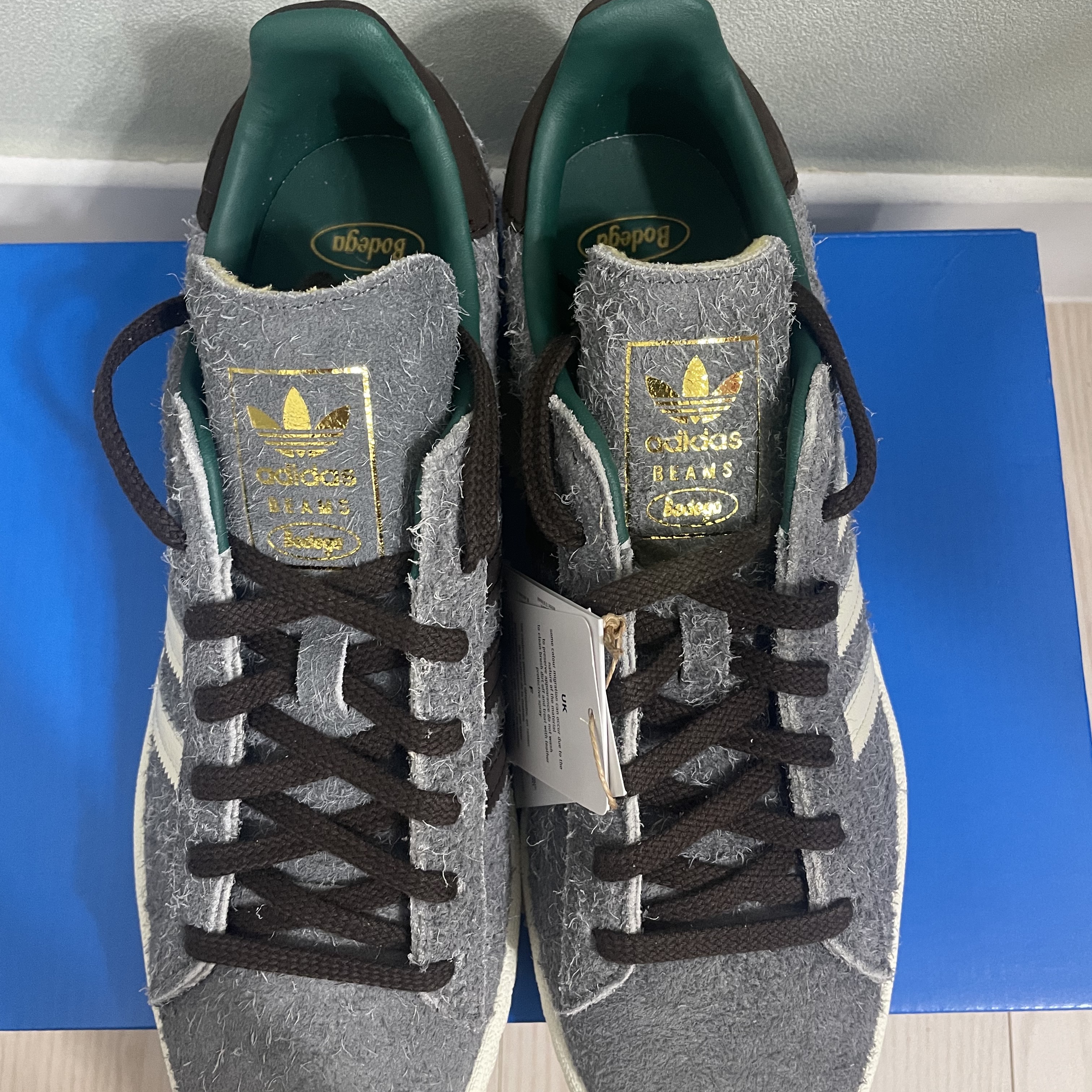 Adidas x Bodega x Beams Campus Grey Off White 착용 스타일 - 3