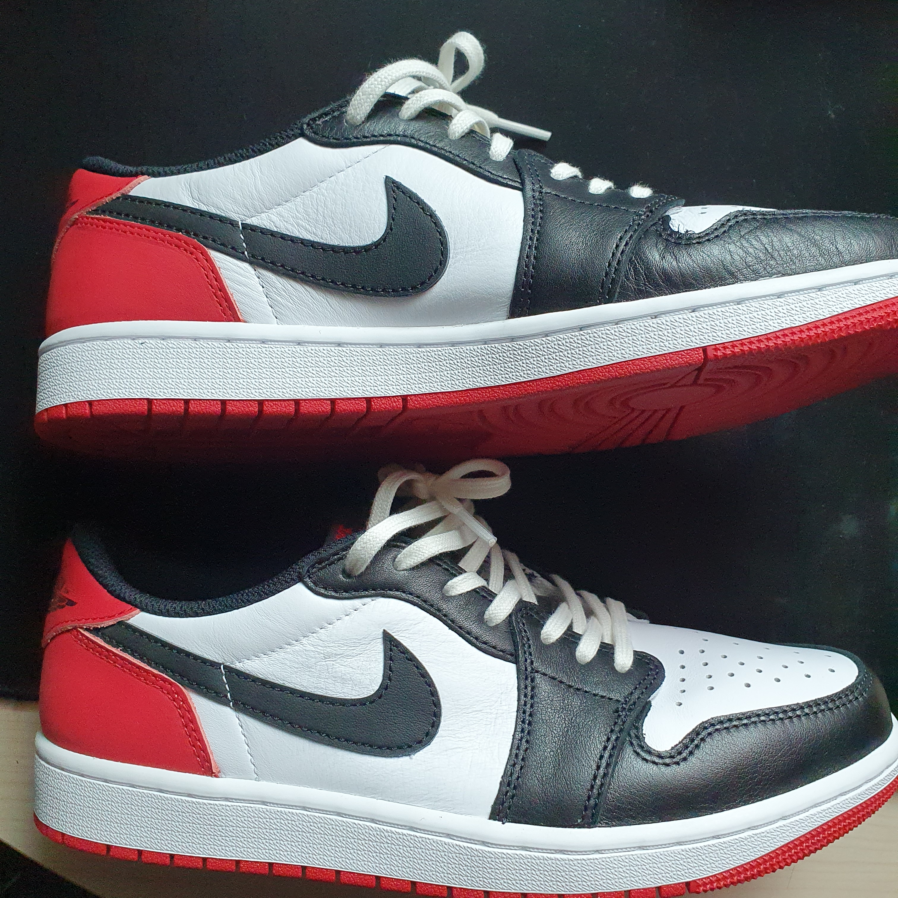 Jordan 1 Retro Low OG Black Toe 착용 스타일 - 2