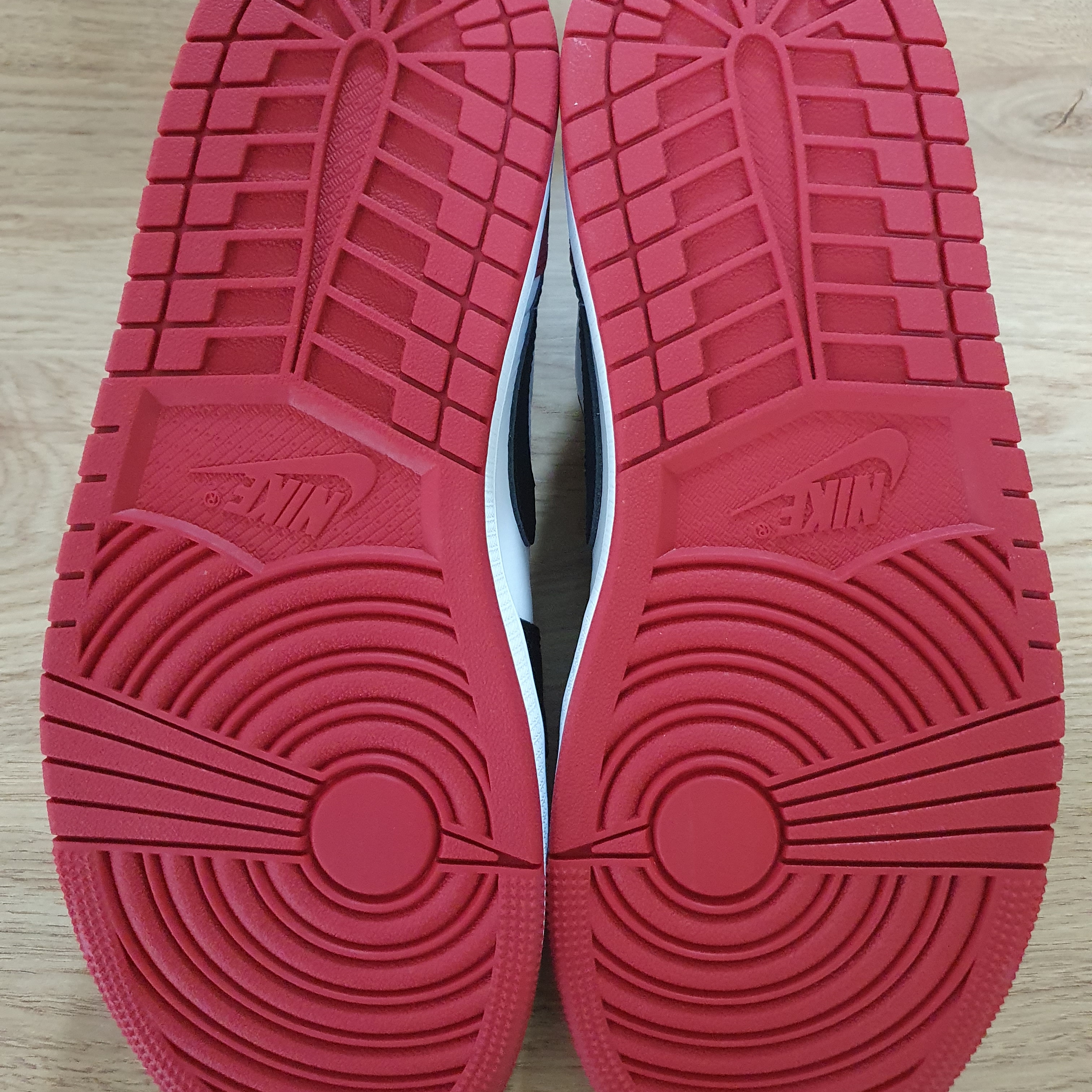 Jordan 1 Retro Low OG Black Toe 착용 스타일 - 4