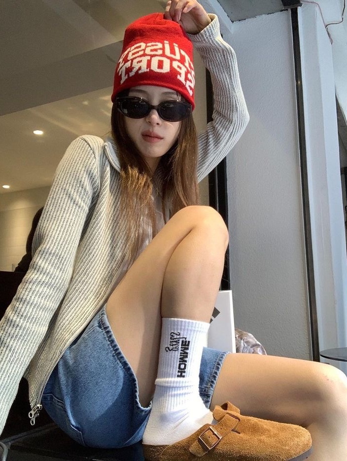Stussy Sport Jacquard Skullcap Beanie Red, Homme Girls Original Tube Socks 3-Pair White 착용 스타일