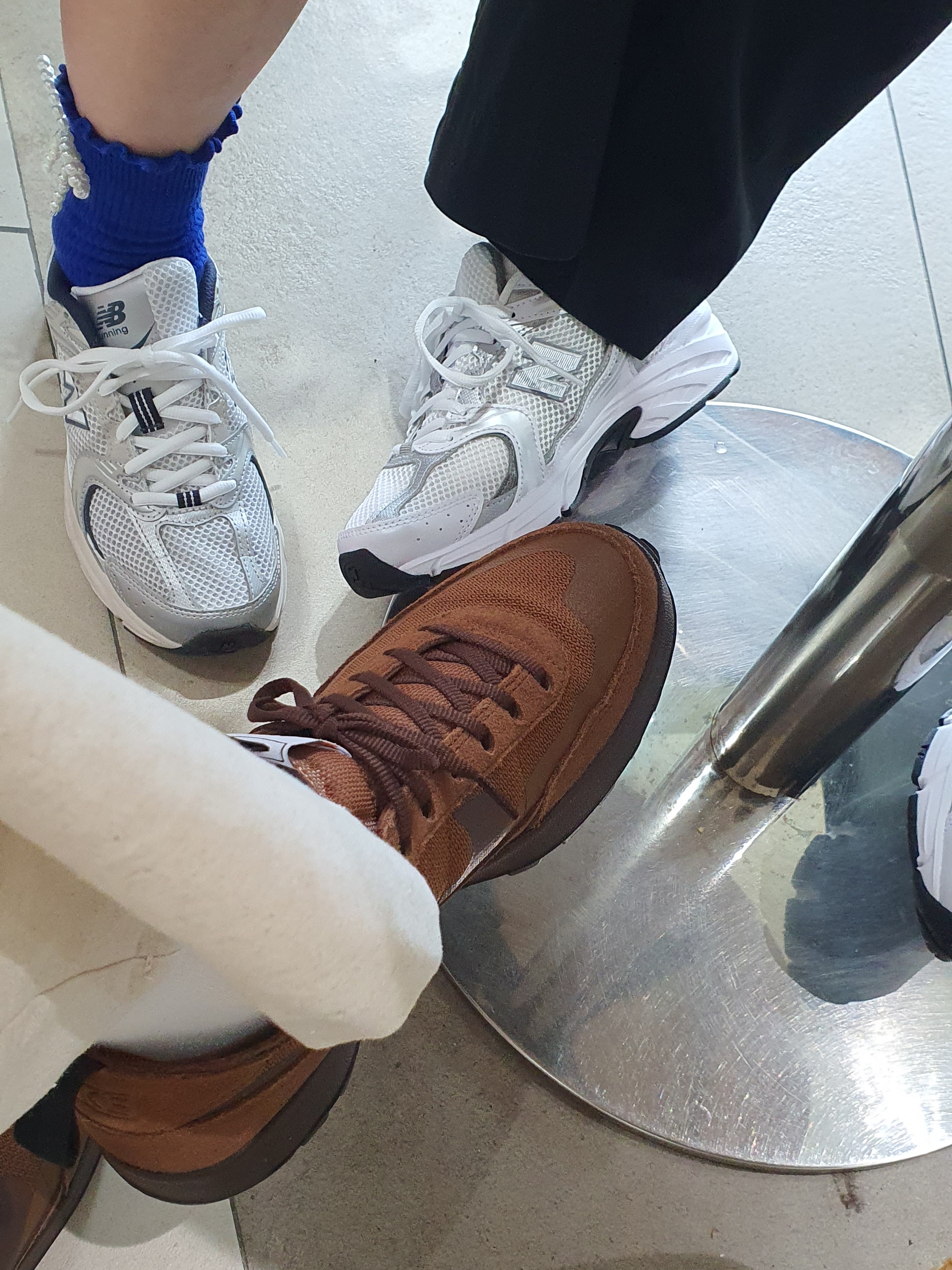 Balenciaga Cash Keyring Card Case Black Silver, Nike x Tom Sachs General Purpose Shoe Brown 착용 스타일 - 5