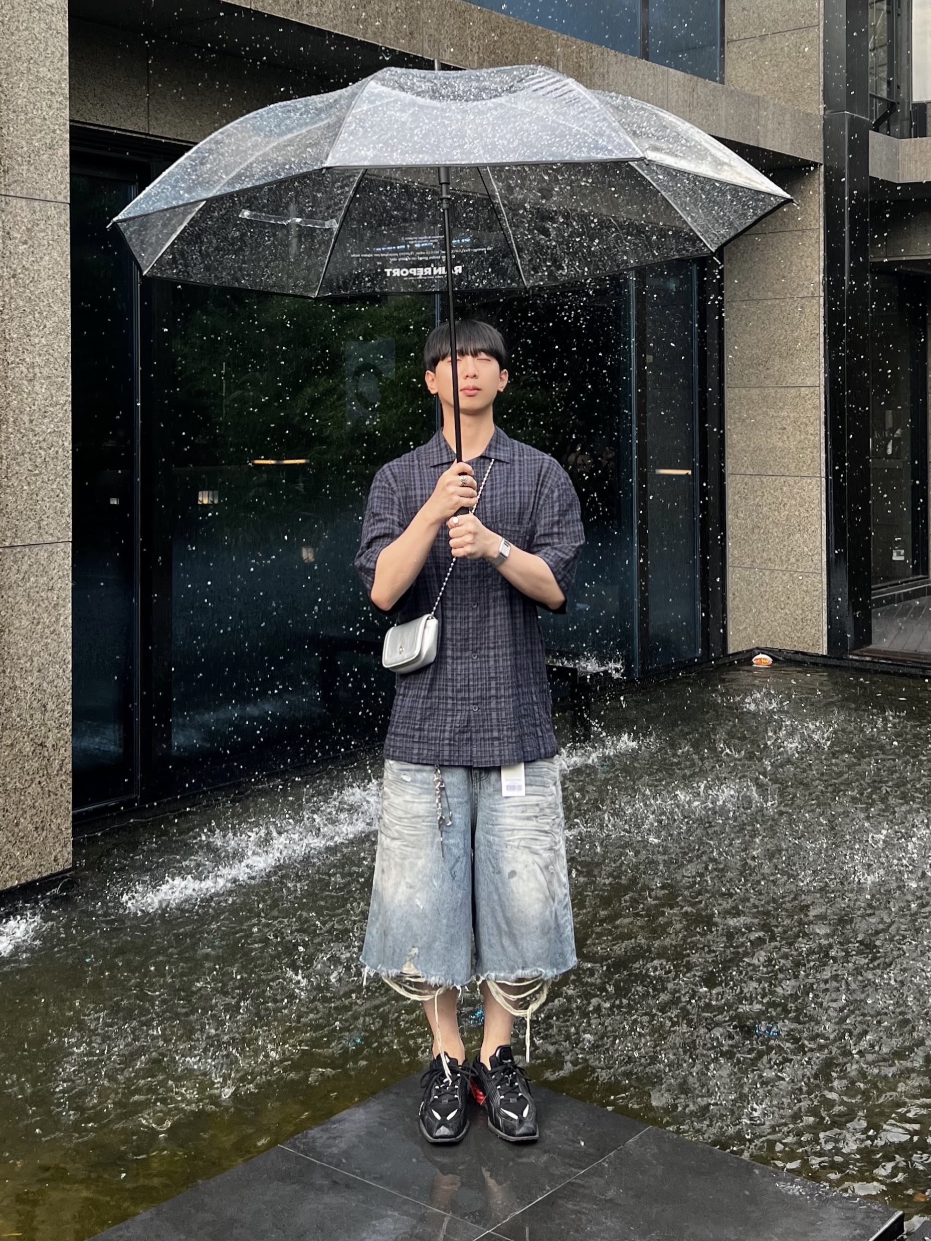 Project G/R Reworked Bermuda Shorts Blue, Nike x Martine Rose Shox MR4 Black 착용 스타일 - 2