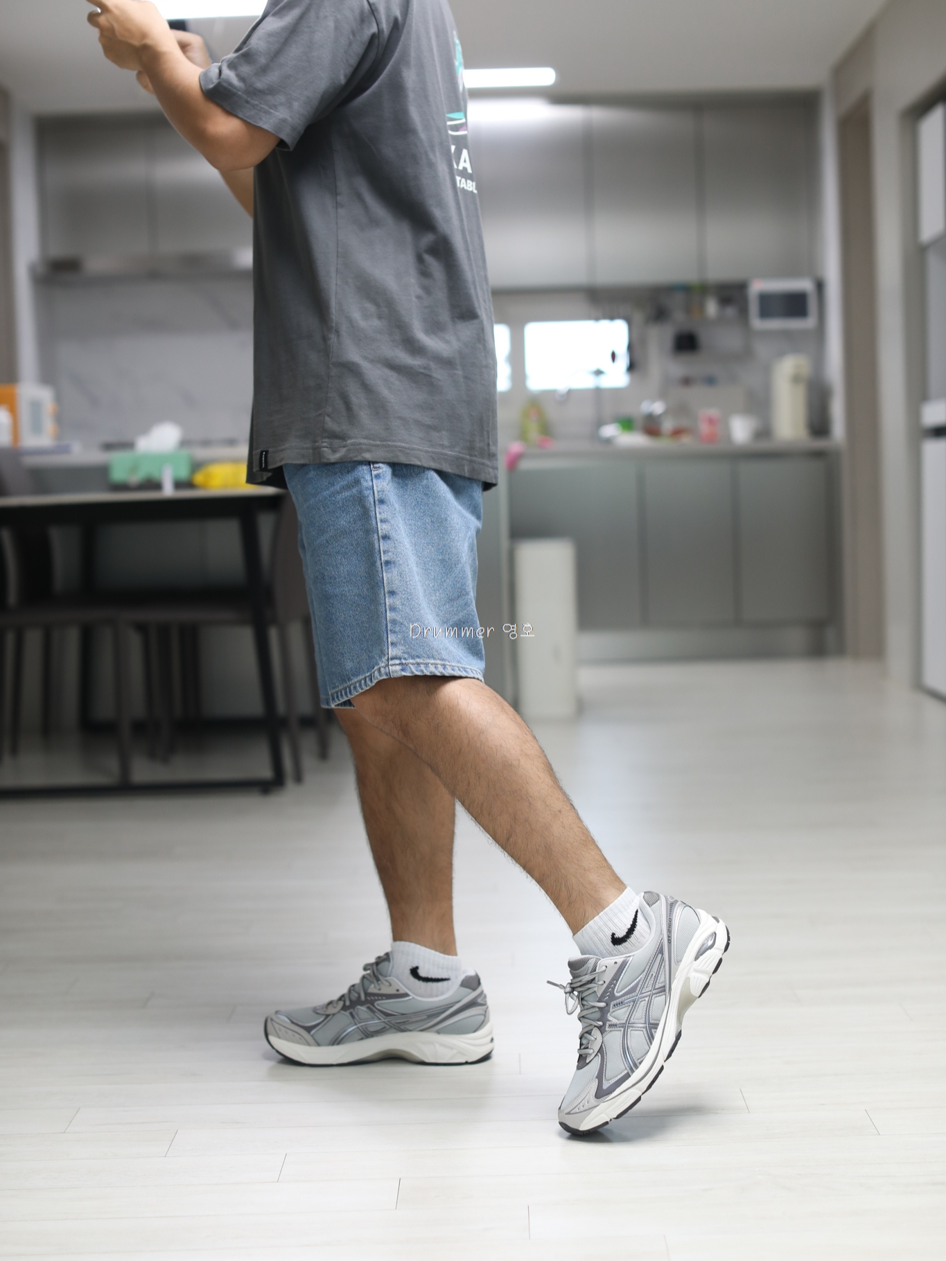 Asics GT-2160 Oyster Grey Carbon 착용 스타일 - 2