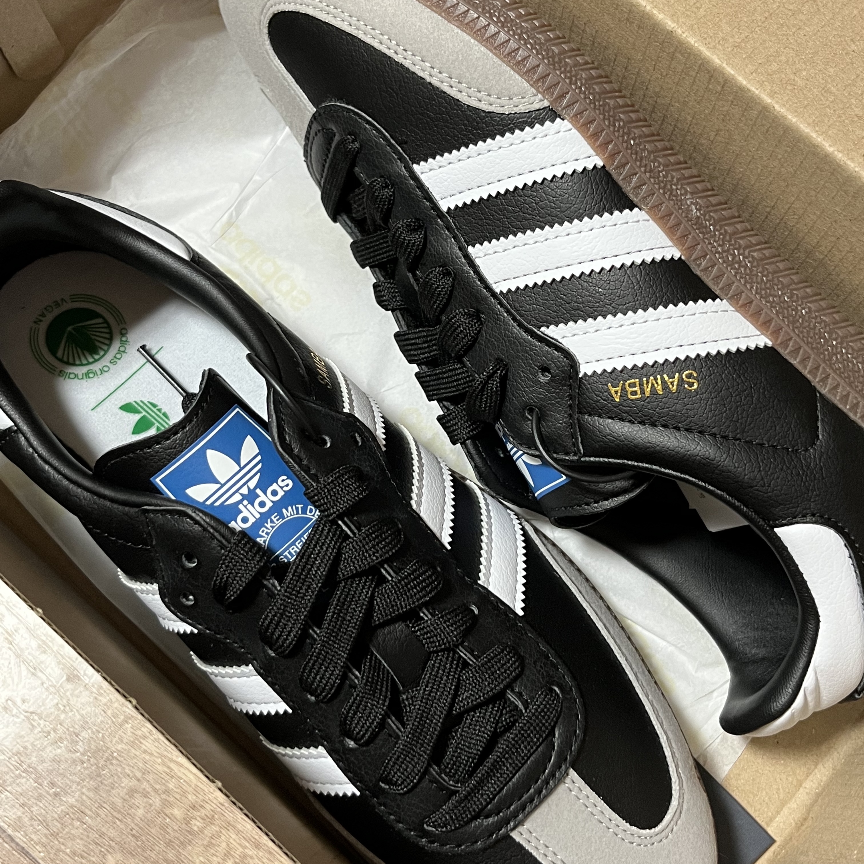 Adidas Samba Vegan Black White 착용 스타일 - 3