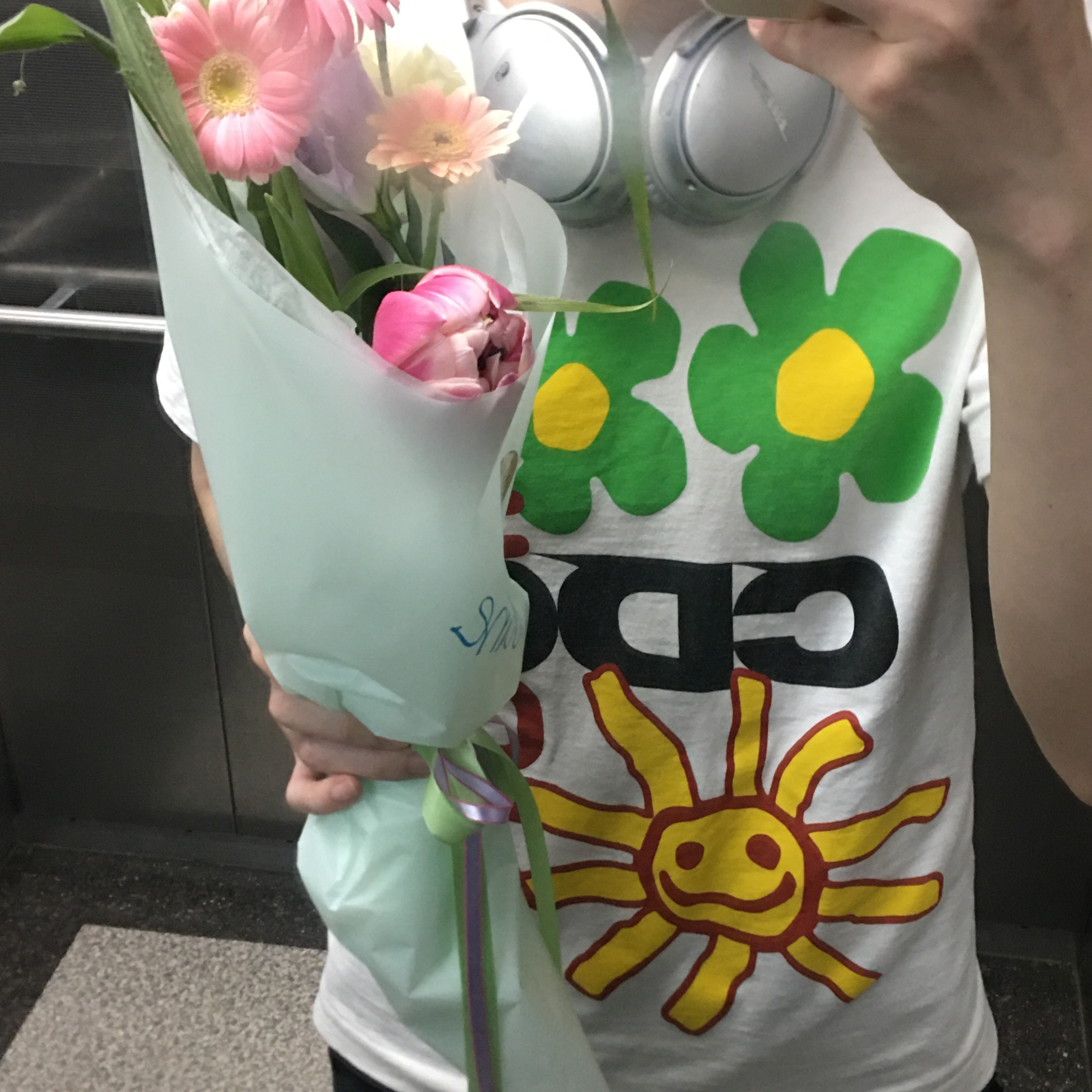 CDG x Cactus Plant Flea Market I'm Okay T-Shirt #2 White 착용 스타일
