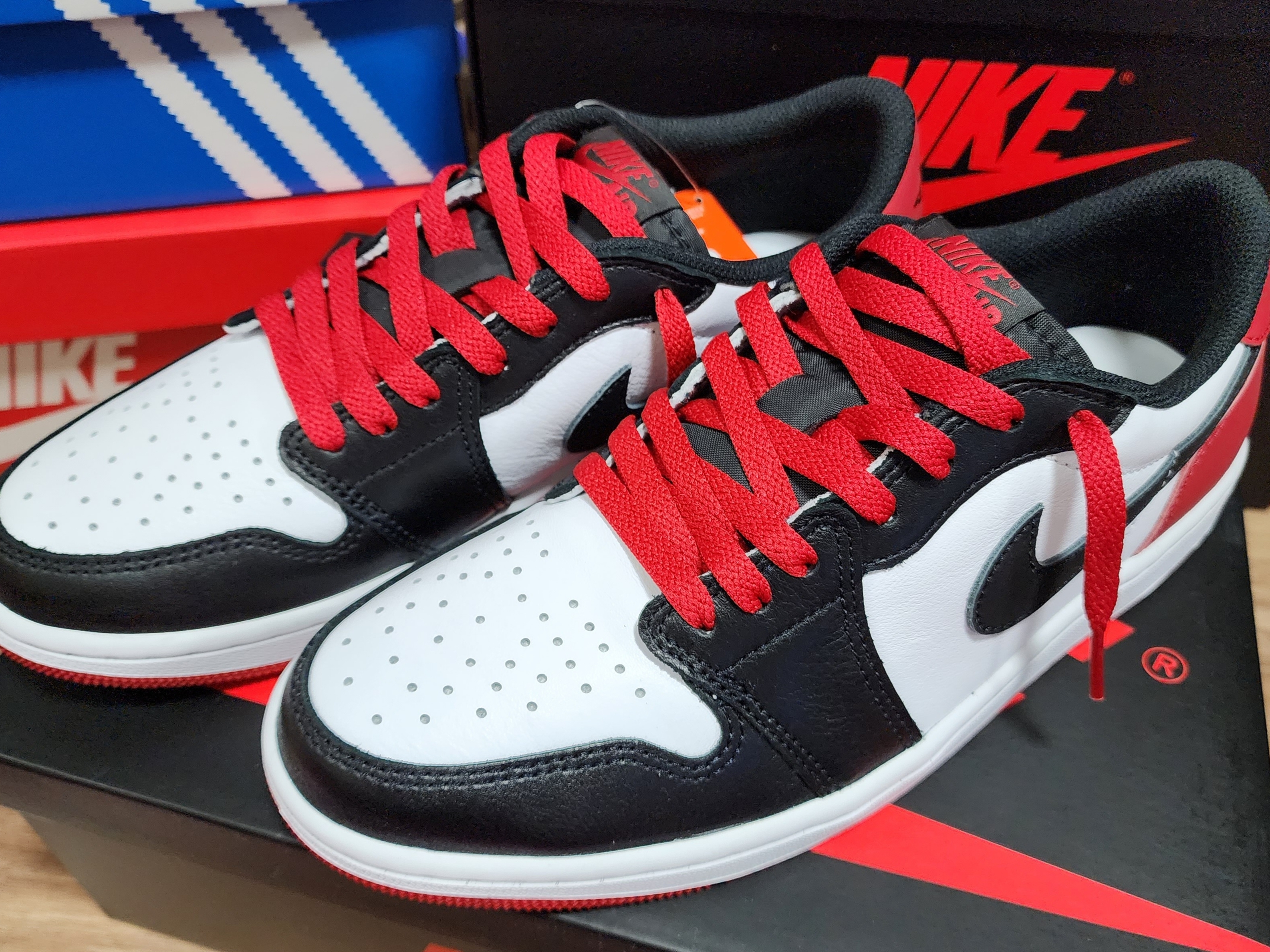 Jordan 1 Retro Low OG Black Toe, Jordan 1 Low Kkachi 착용 스타일 - 2