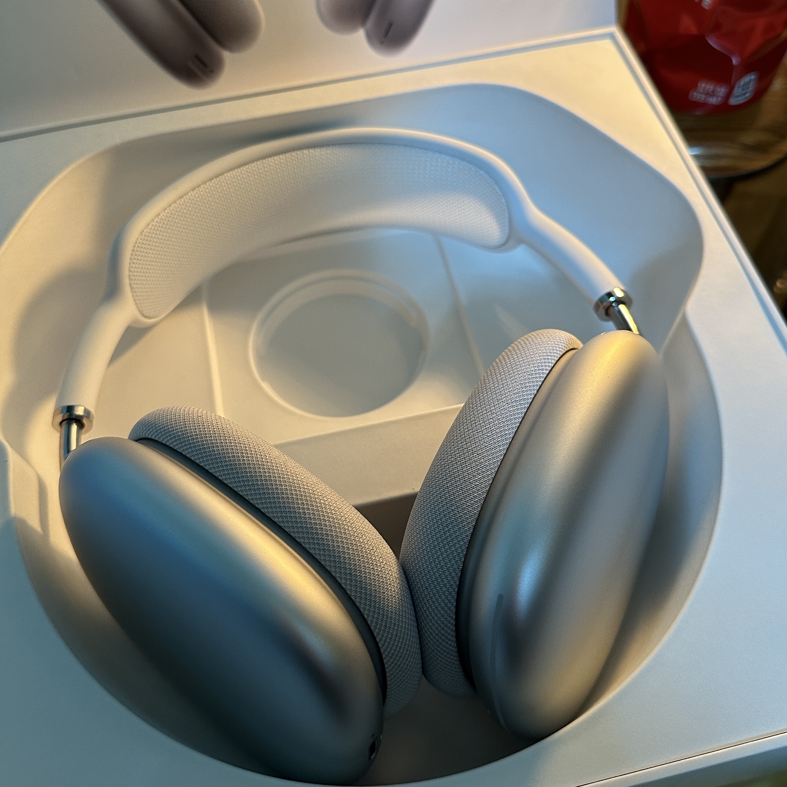 Apple AirPods Max Lightning Silver (Korean Ver.) 착용 스타일