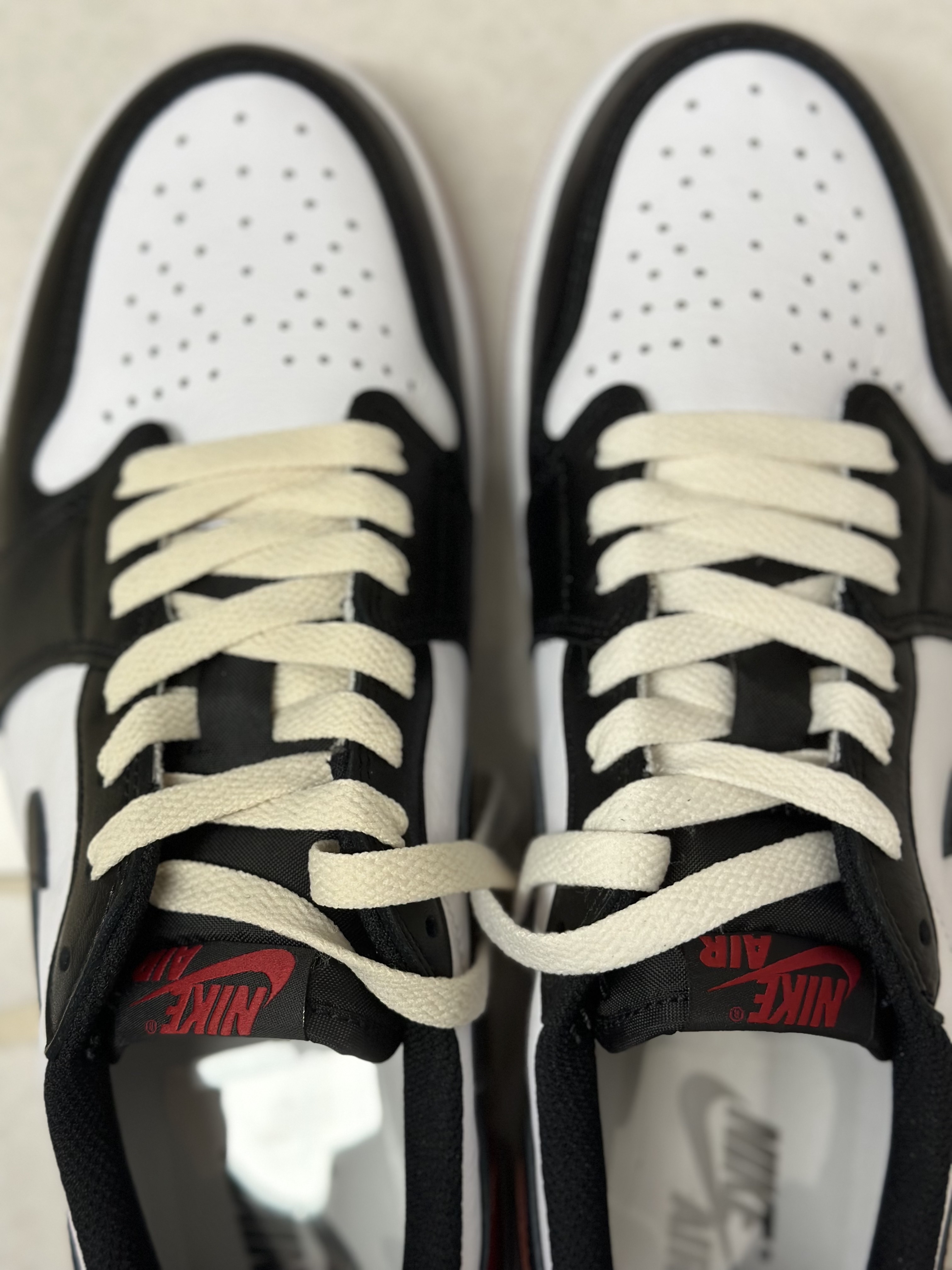 Jordan 1 Retro Low OG Black Toe 착용 스타일 - 3