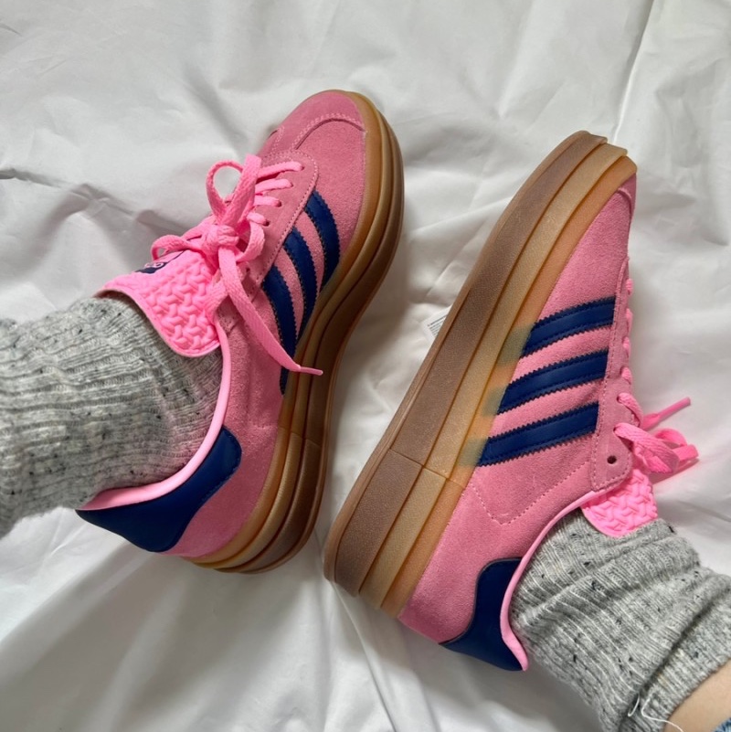 (W) Adidas Gazelle Bold Pink Glow Victory Blue 착용 스타일 - 2