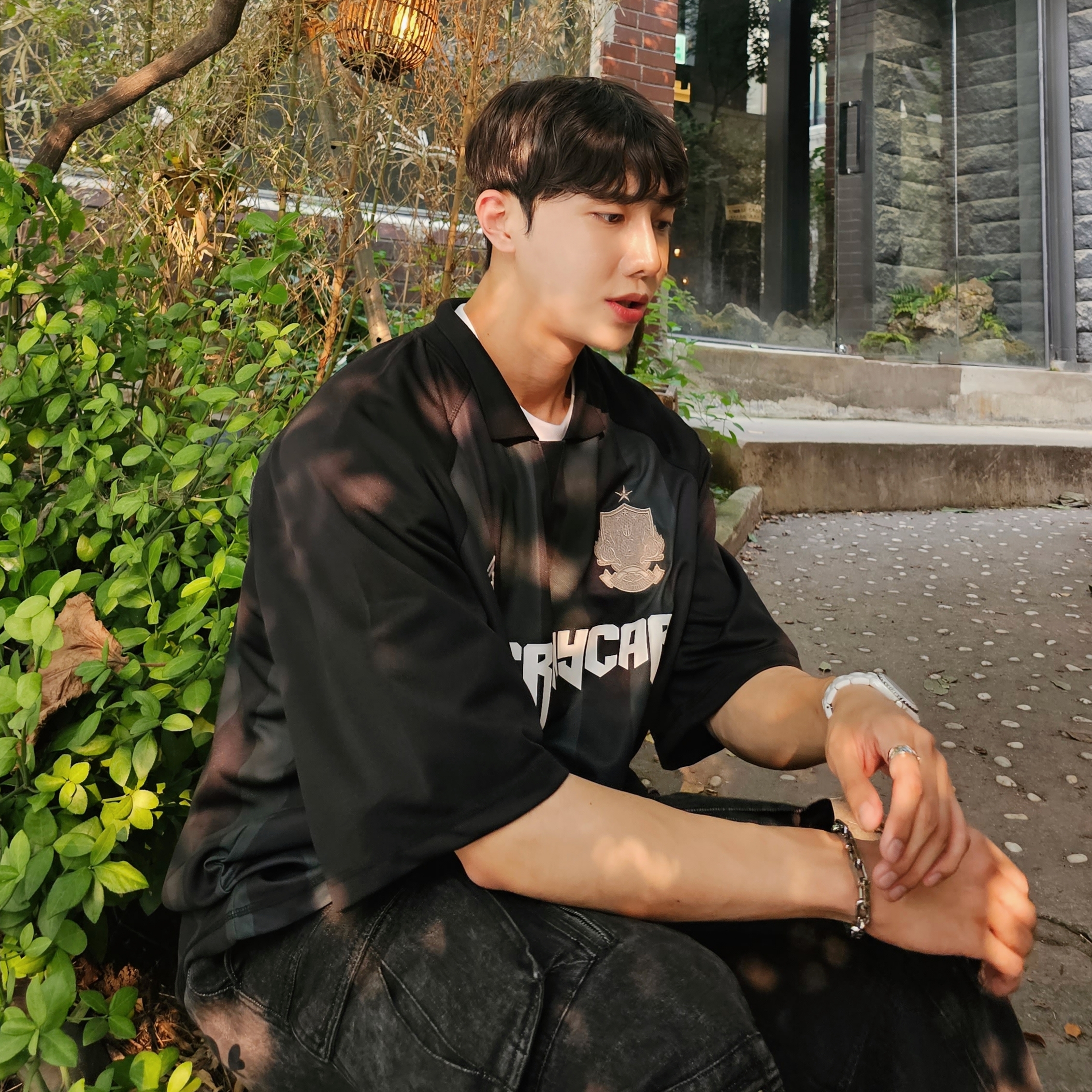 Undermycar Wolfen Bold Stripe Football Jersey Sycamore - 23FW (The Hyundai Seoul Exclusive), Louis Vuitton Monogram Chain Bracelet Silver 착용 스타일 - 2