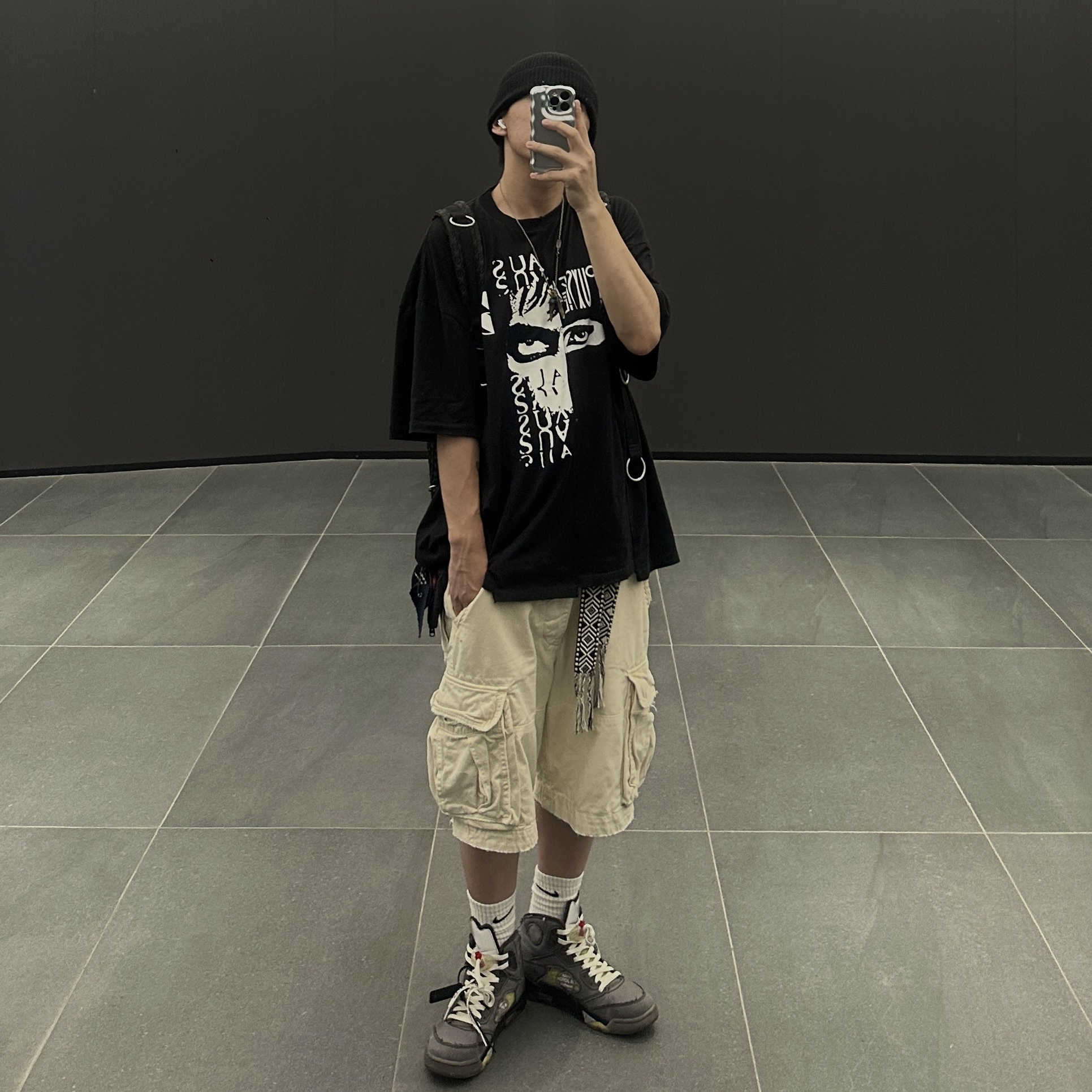 Jordan 5 x Off-White Retro SP Black Muslin 착용 스타일 - 4