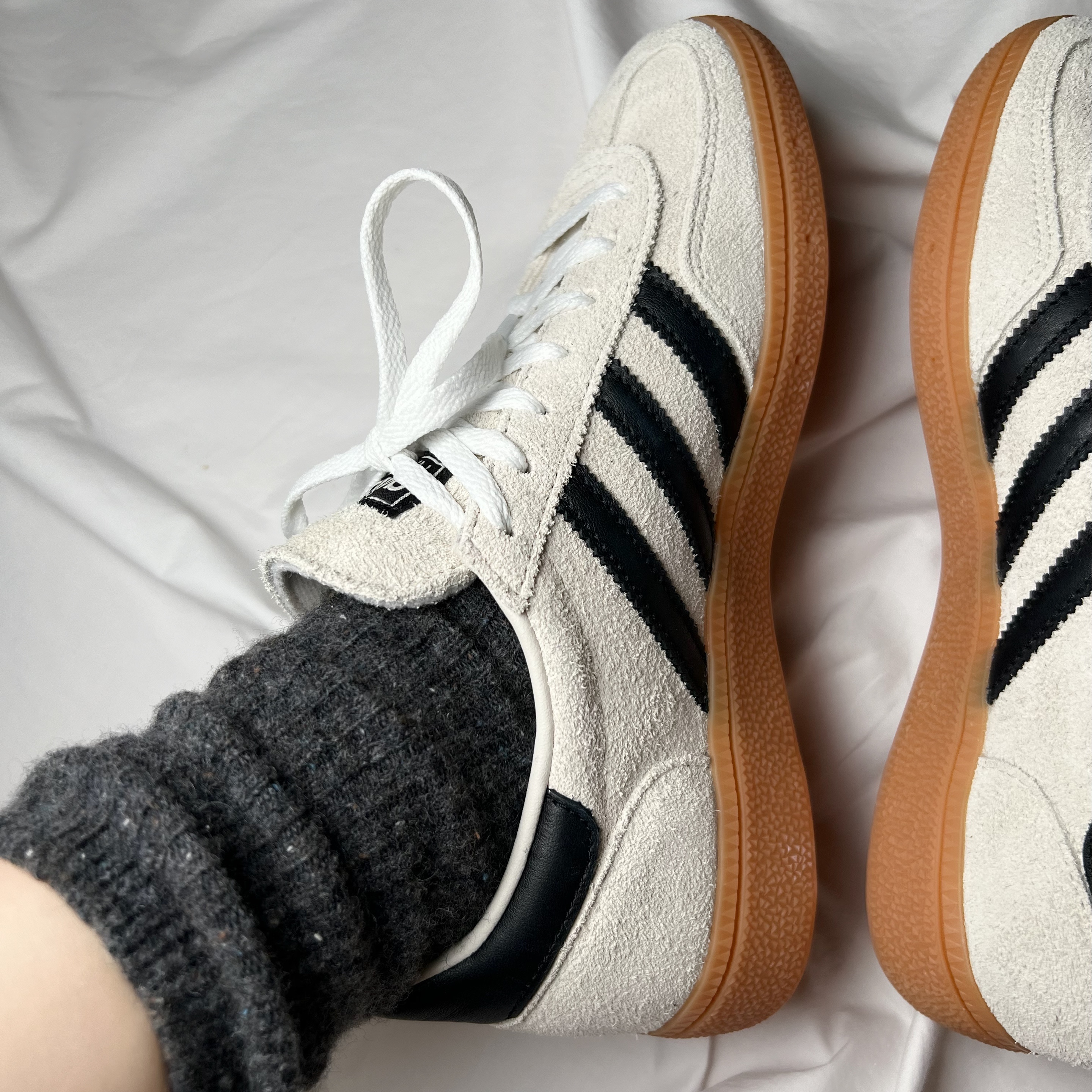 (W) Adidas Spezial Handball Aluminium Core Black 착용 스타일 - 3