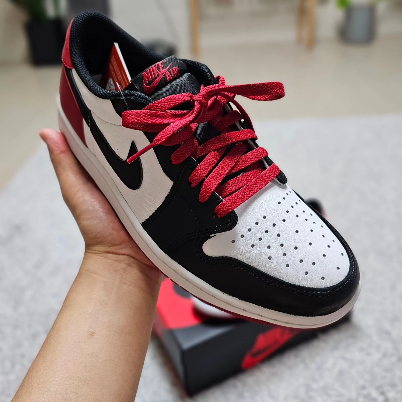 Jordan 1 Retro Low OG Black Toe 착용 스타일 - 4