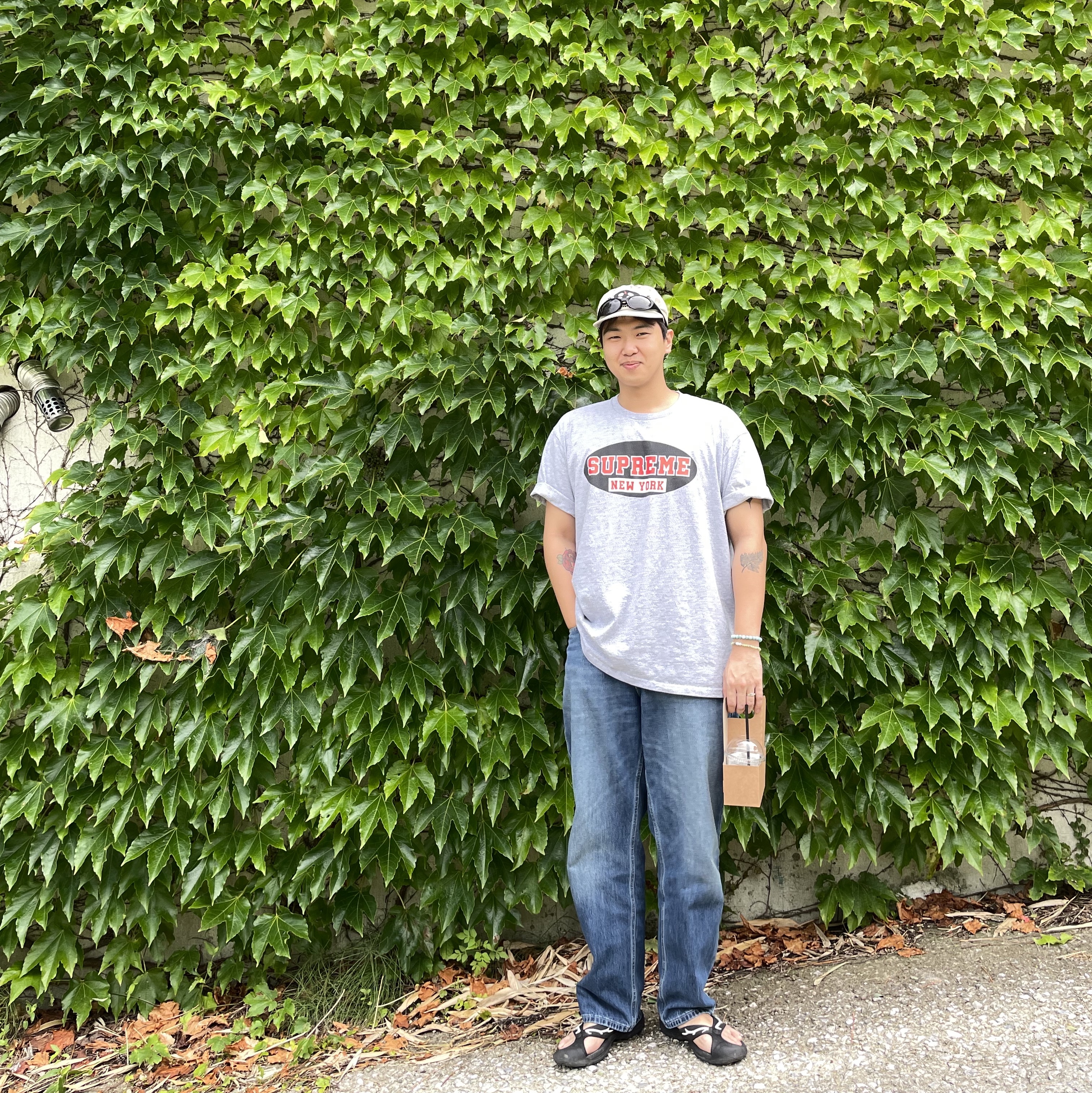 Supreme New York T-Shirt Heather Grey - 23SS, Keen x South2 West8 Waimea H2 Deer Horn Embossed 착용 스타일