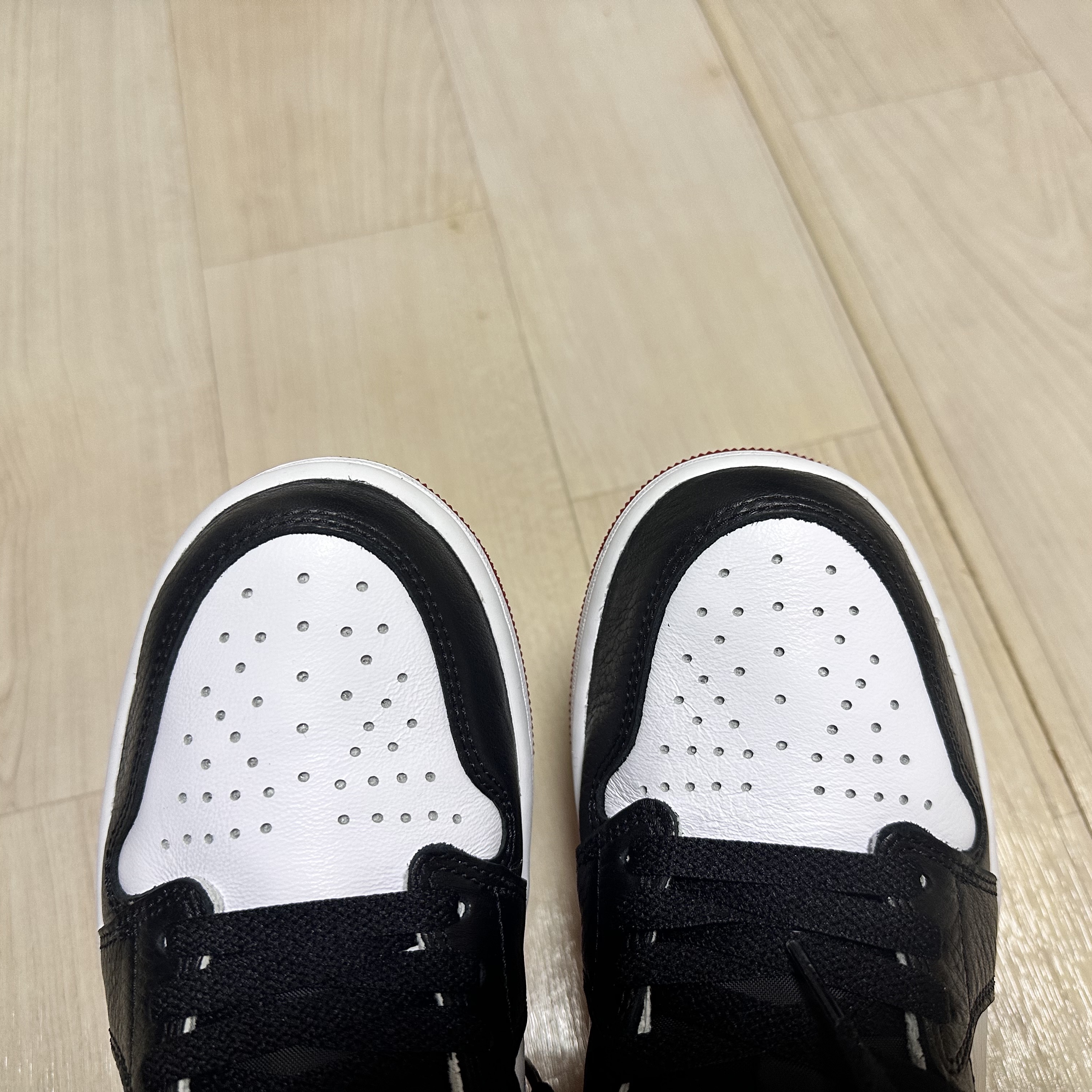 Jordan 1 Retro Low OG Black Toe 착용 스타일 - 1