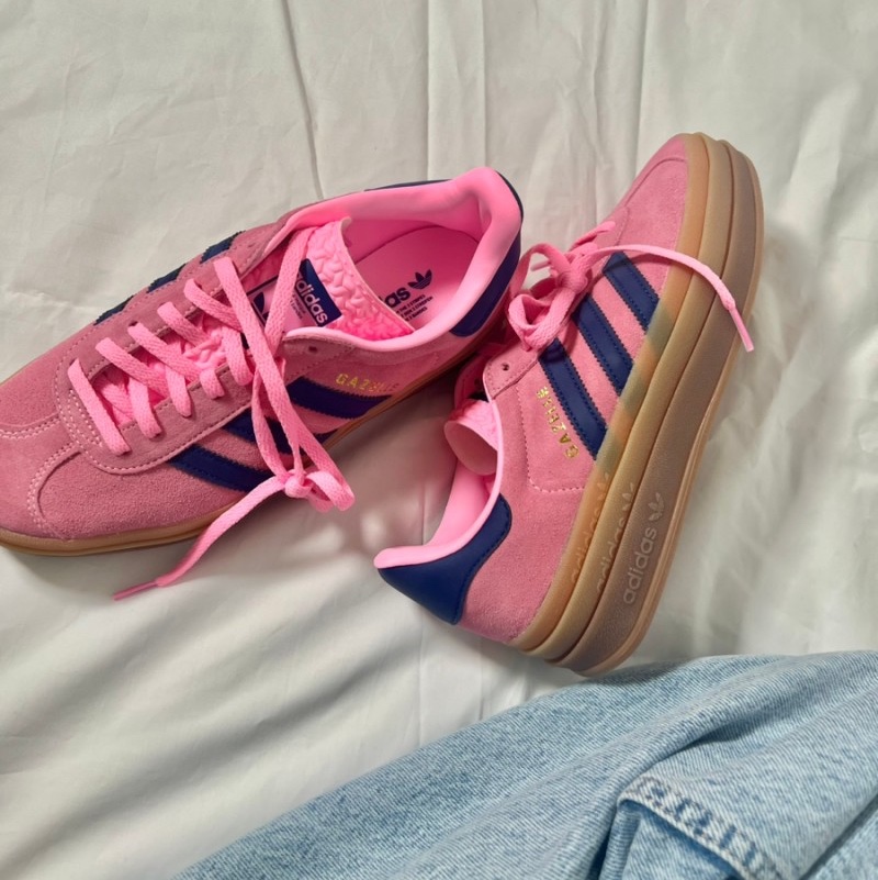 (W) Adidas Gazelle Bold Pink Glow Victory Blue 착용 스타일 - 1