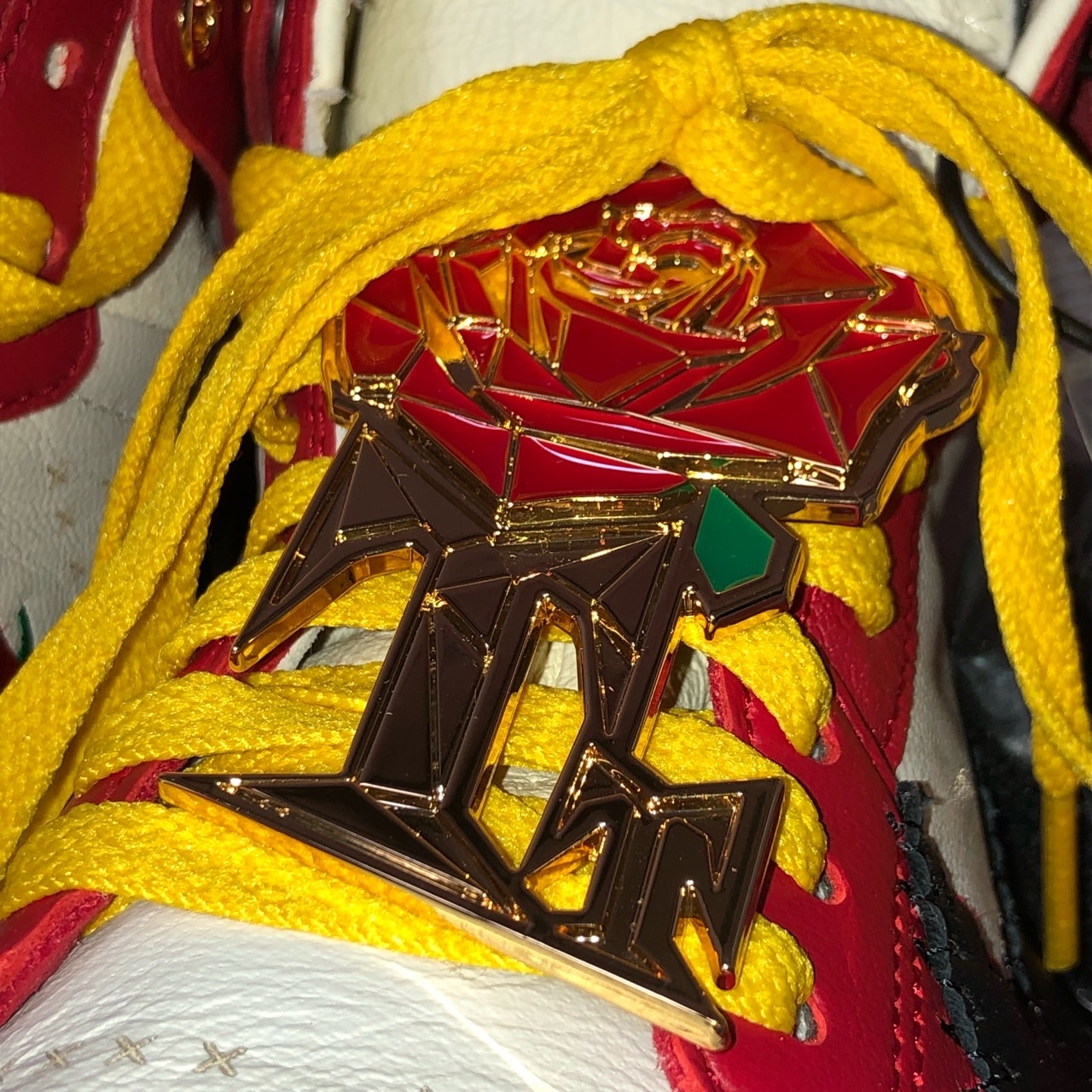 (W) Jordan 1 x Teyana Taylor Zoom CMFT 2 Gym Red 착용 스타일 - 4