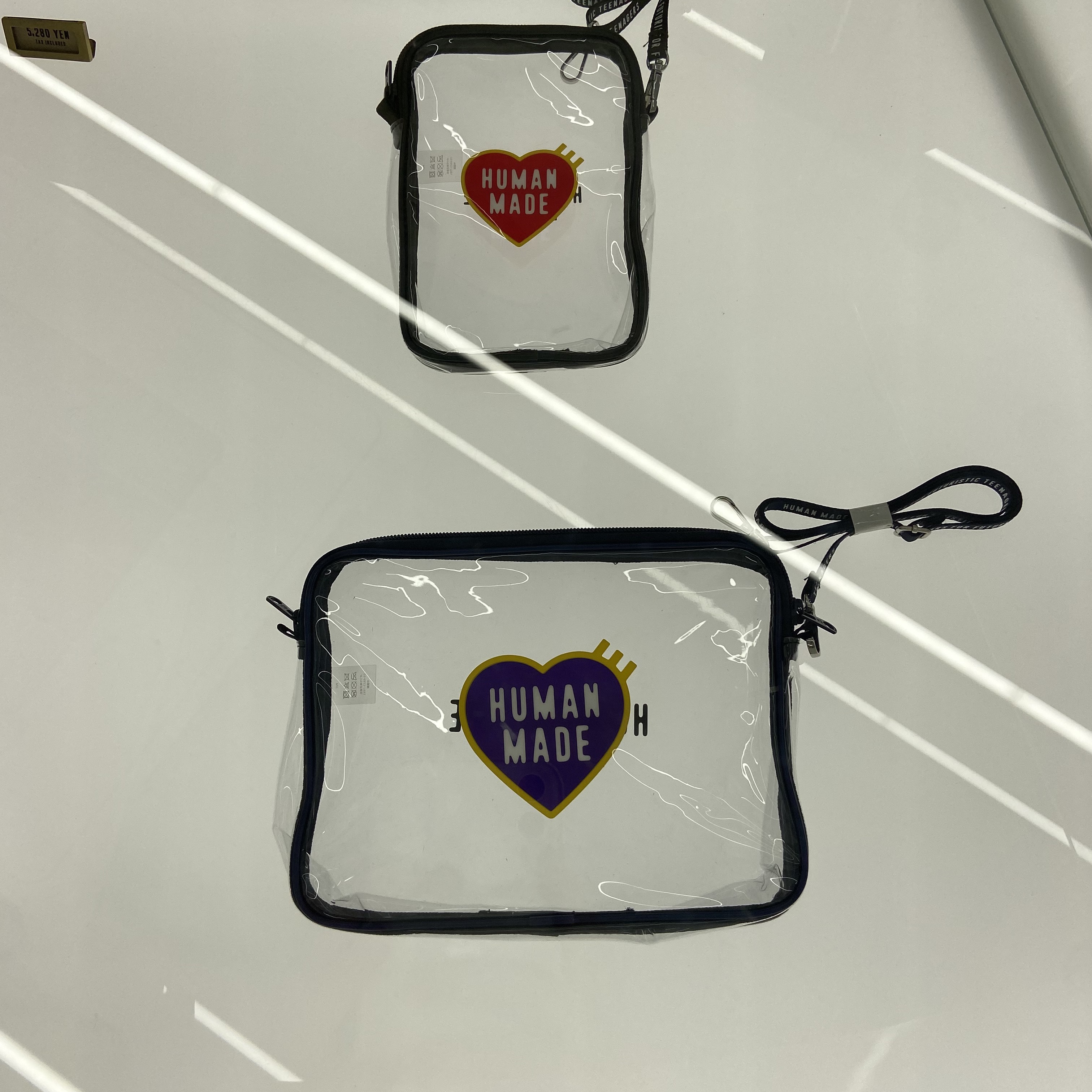Human Made PVC Pouch Large Clear, Human Made PVC Pouch Medium Olive Drab 착용 스타일