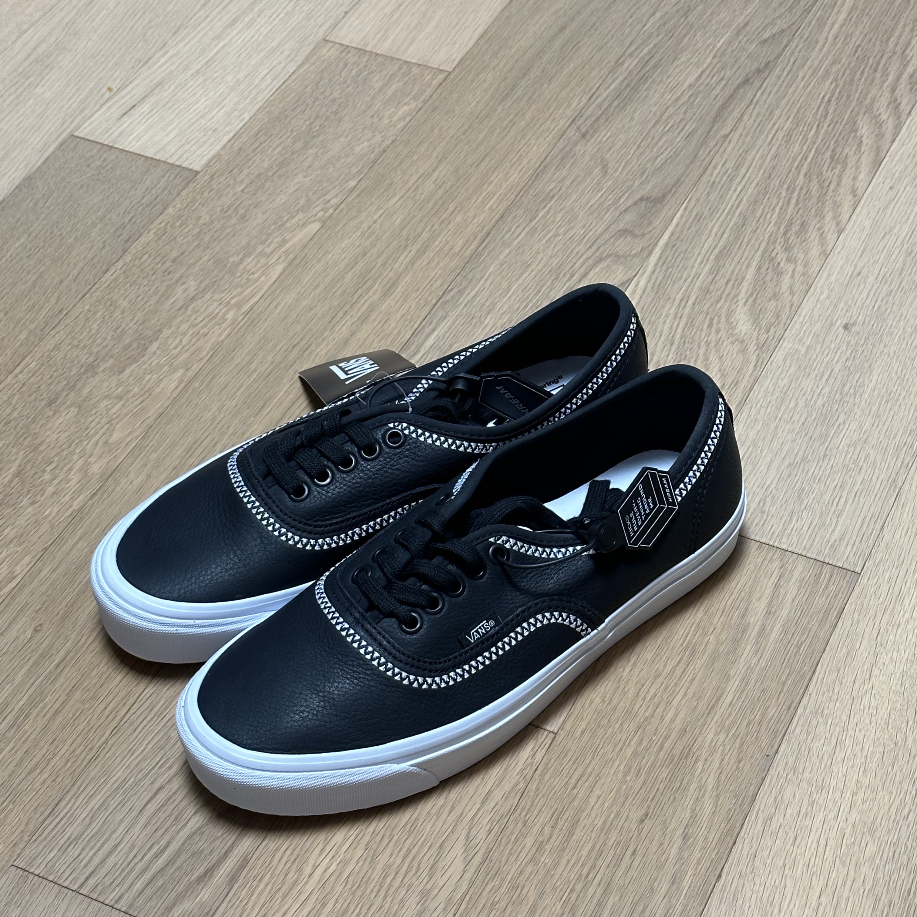 Vans x White Mountaineering Authentic 44 DX Black White, Vans Vault OG Classic Slip-On LX Checkerboard 착용 스타일 - 1
