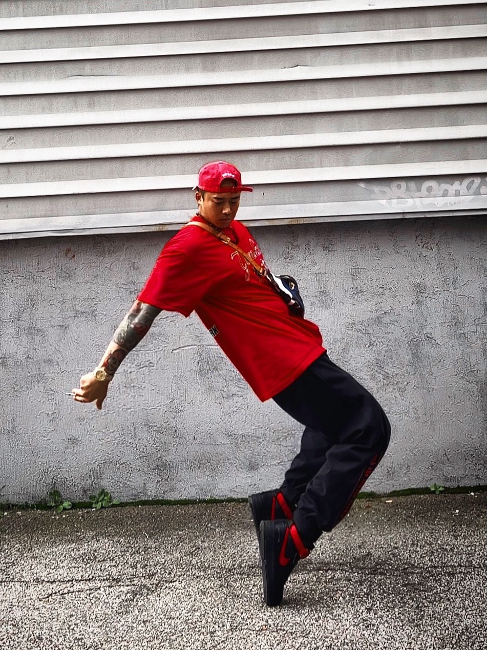Supreme Pigment Canvas S Logo 6-Panel Red - 23SS, Supreme x MLB Kanji Teams T-Shirt Yankees Red - 22FW 착용 스타일 - 2