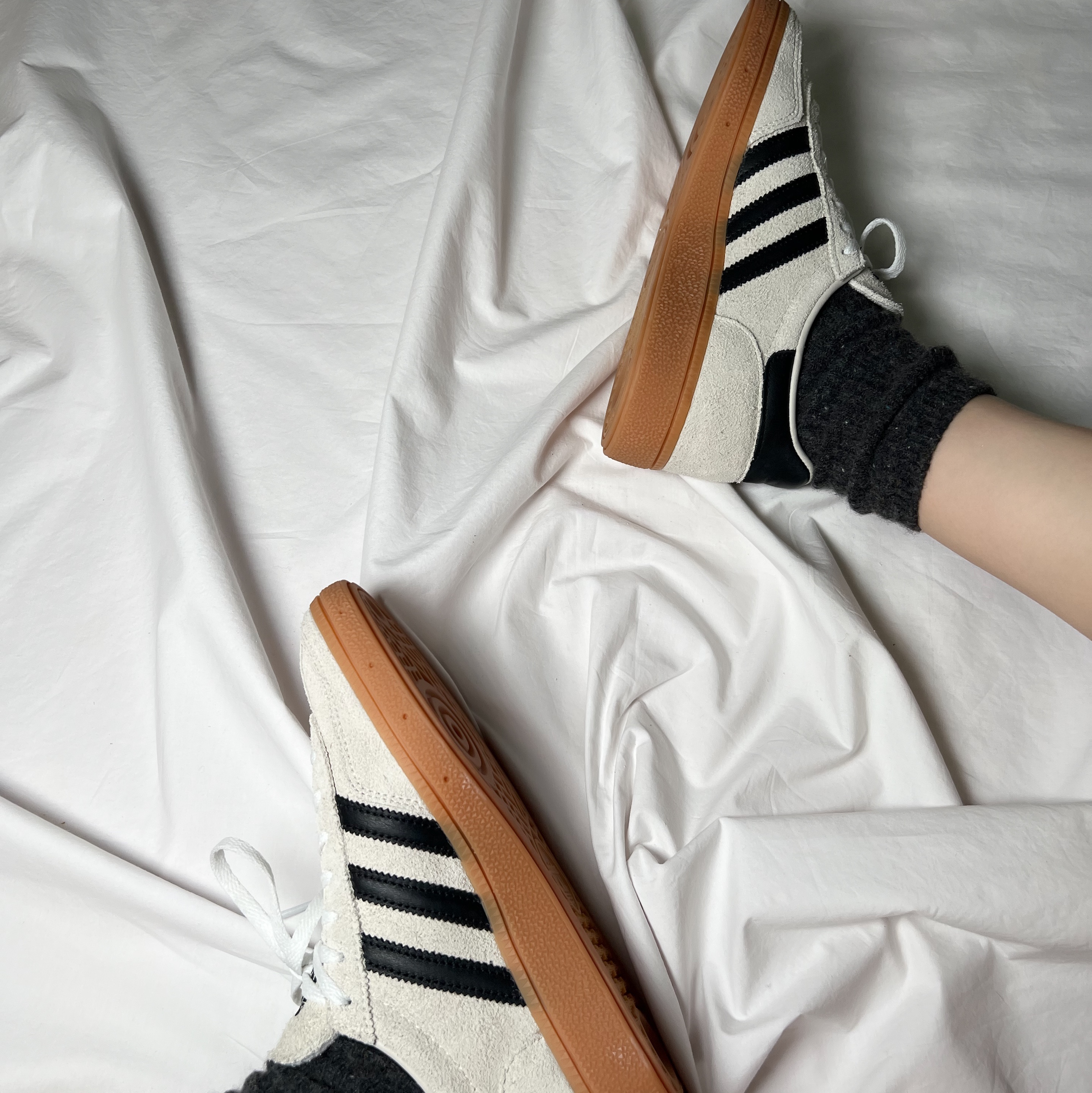 (W) Adidas Spezial Handball Aluminium Core Black 착용 스타일 - 2