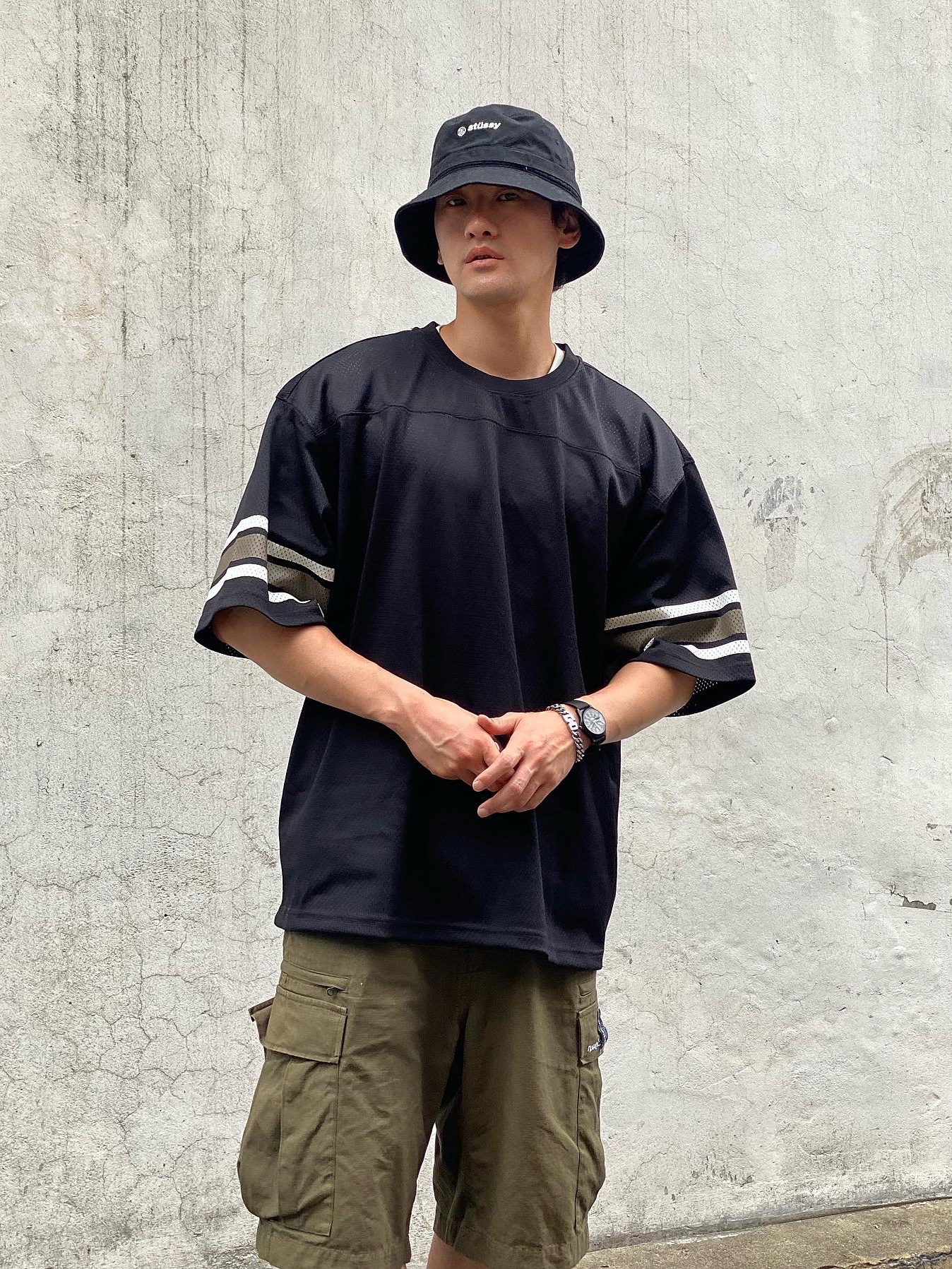 Stussy Mesh Football Jersey Black, Nike x Stussy Air Force 1 '07 Mid SP Black and Light Bone 착용 스타일 - 4