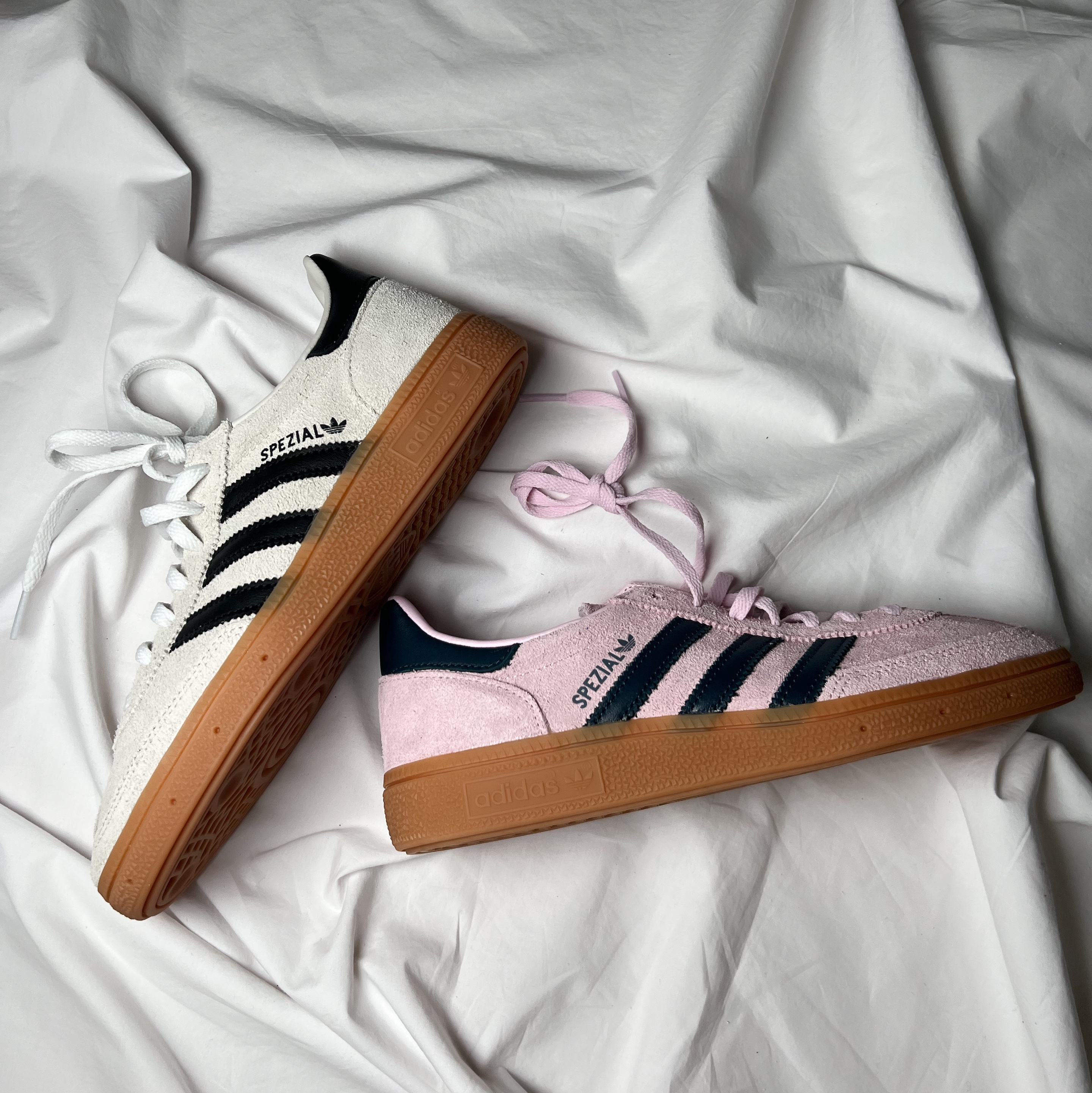 (W) Adidas Spezial Handball Aluminium Core Black, (W) Adidas Spezial Handball Clear Pink 착용 스타일 - 3