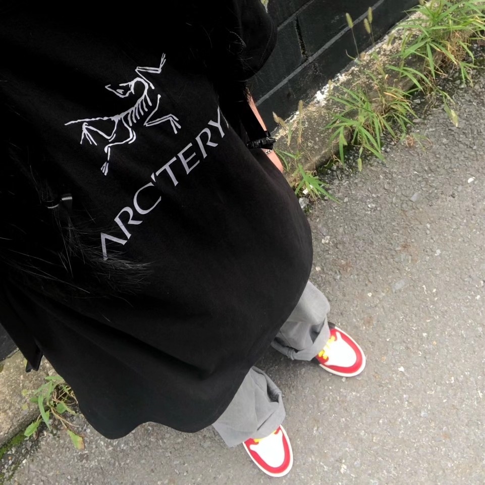 (W) Jordan 1 x Teyana Taylor Zoom CMFT 2 Gym Red 착용 스타일 - 2