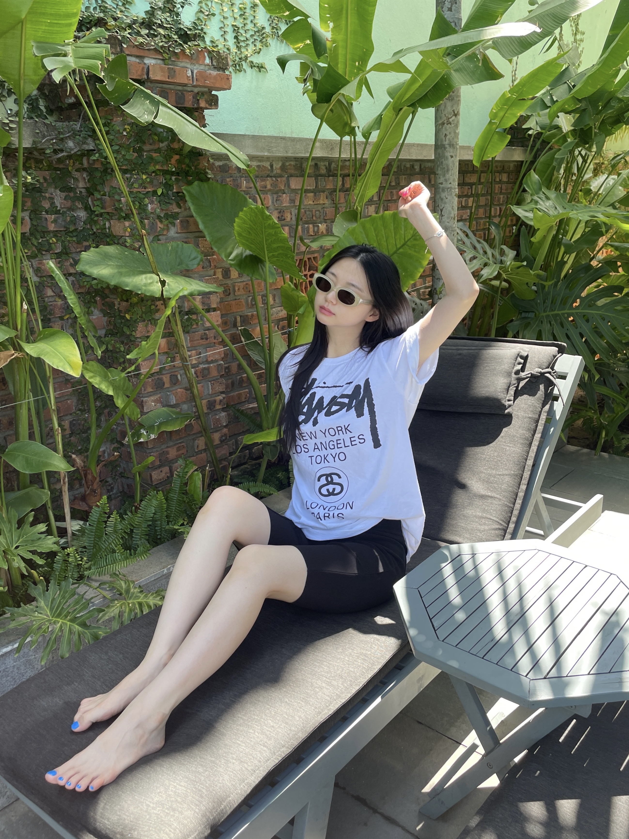 Stussy World Tour T-Shirt White 2023 착용 스타일 - 2