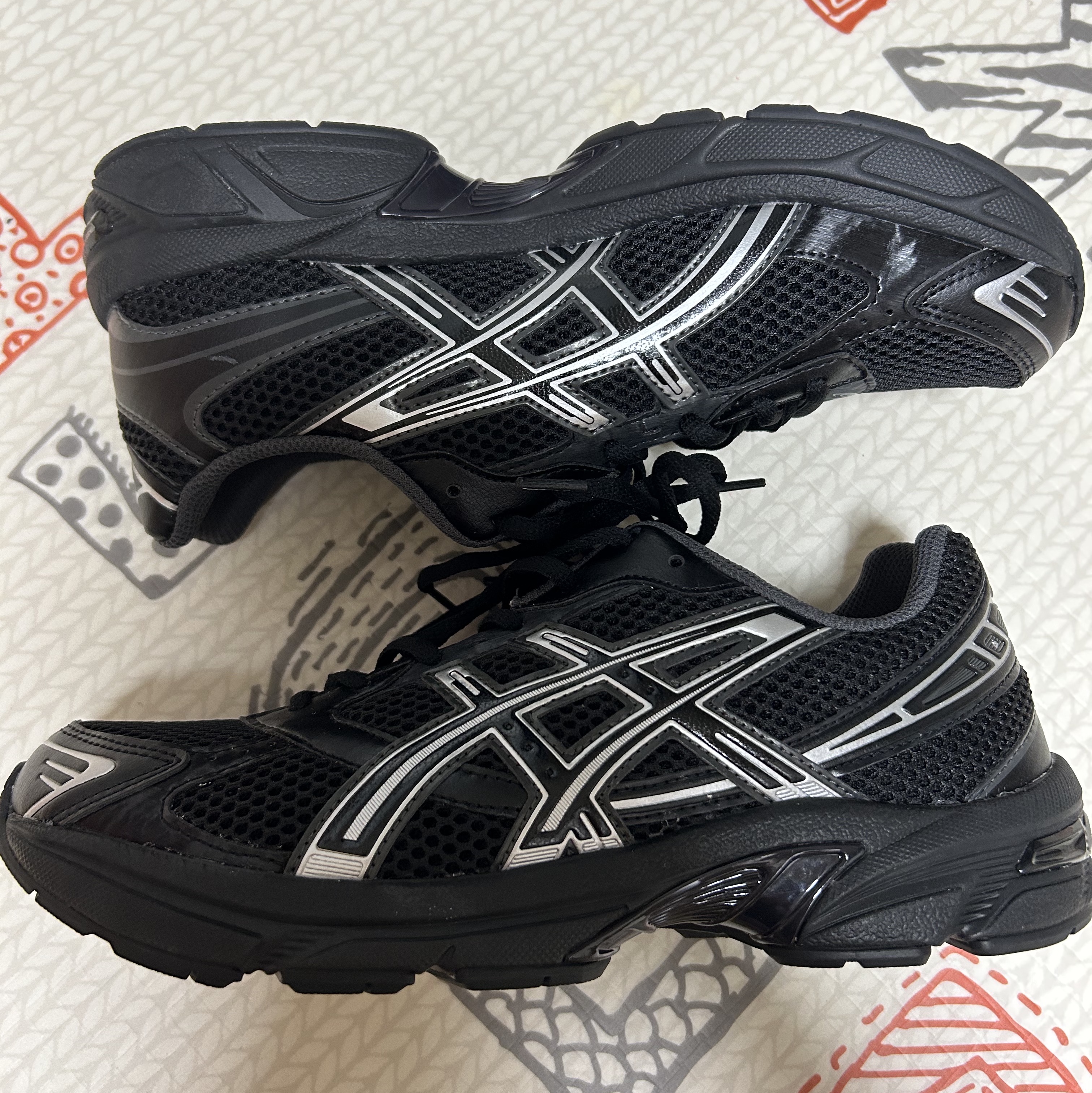 Asics Gel-1130 Black Pure Silver 착용 스타일