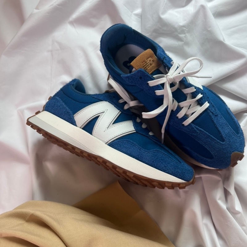 (W) New Balance 327 Atlantic Blue 착용 스타일 - 2