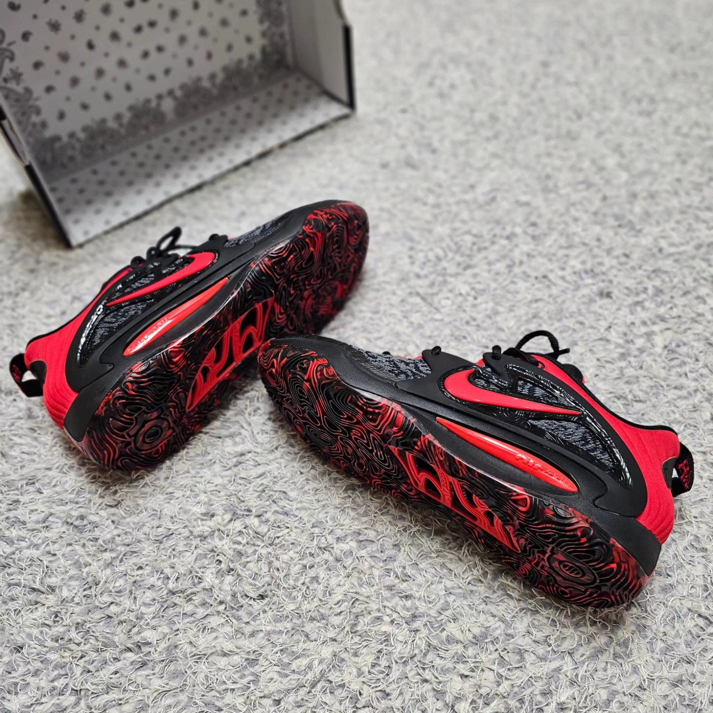 Nike KD 15 EP Black University Red 착용 스타일 - 3