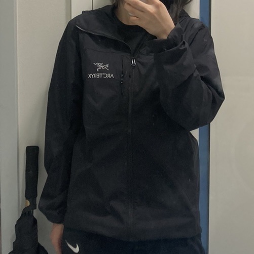 Arc'teryx Squamish Hoody Black 착용 스타일 - 2